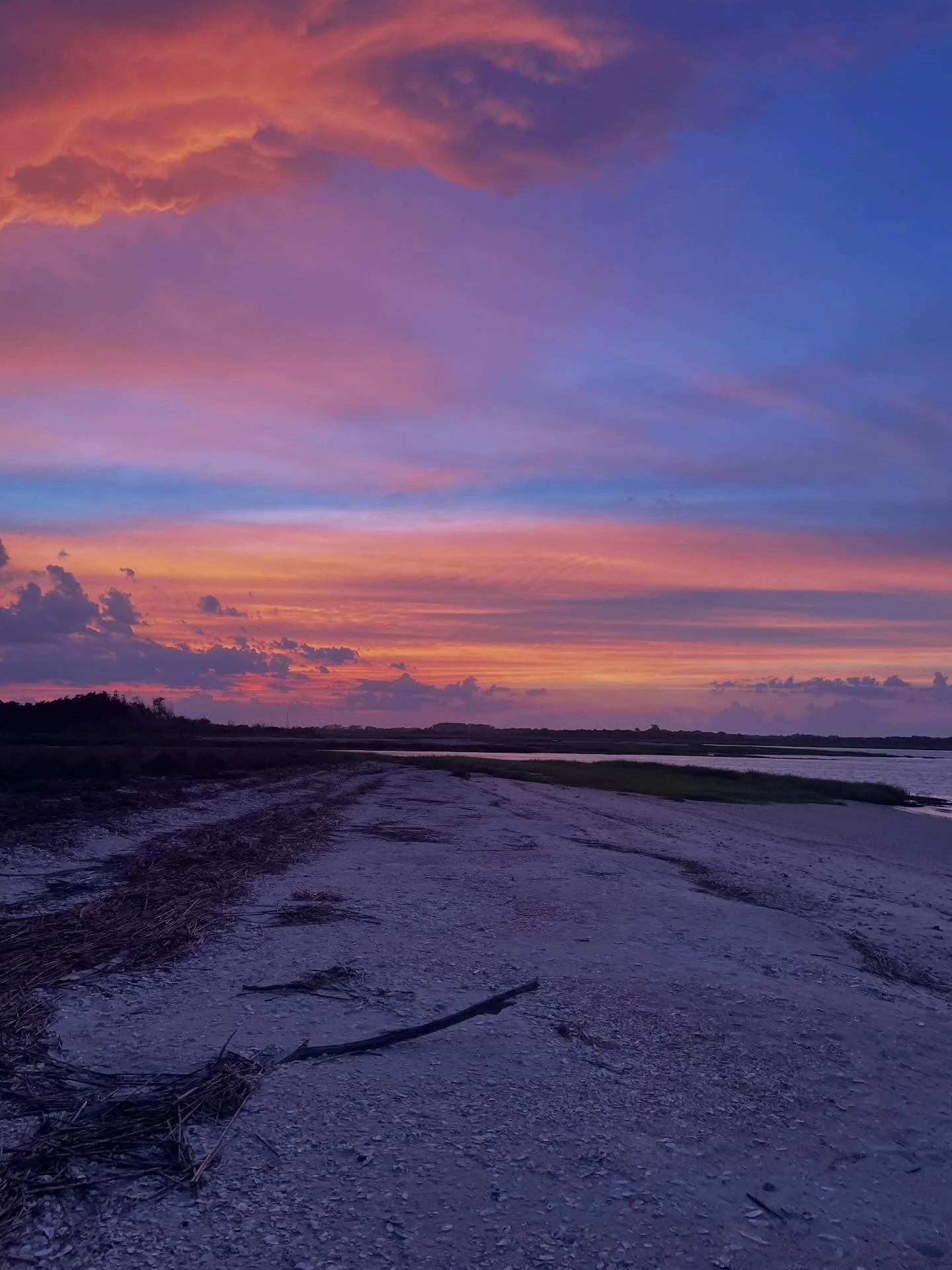 Nothing beats a sunset along the North end of Tybee 🌅 Stay at Officers Row &amp; Bliss Cottage and only be moments away from your next sunset escape. 

#VisitTybee #ExploreTybeeIsland