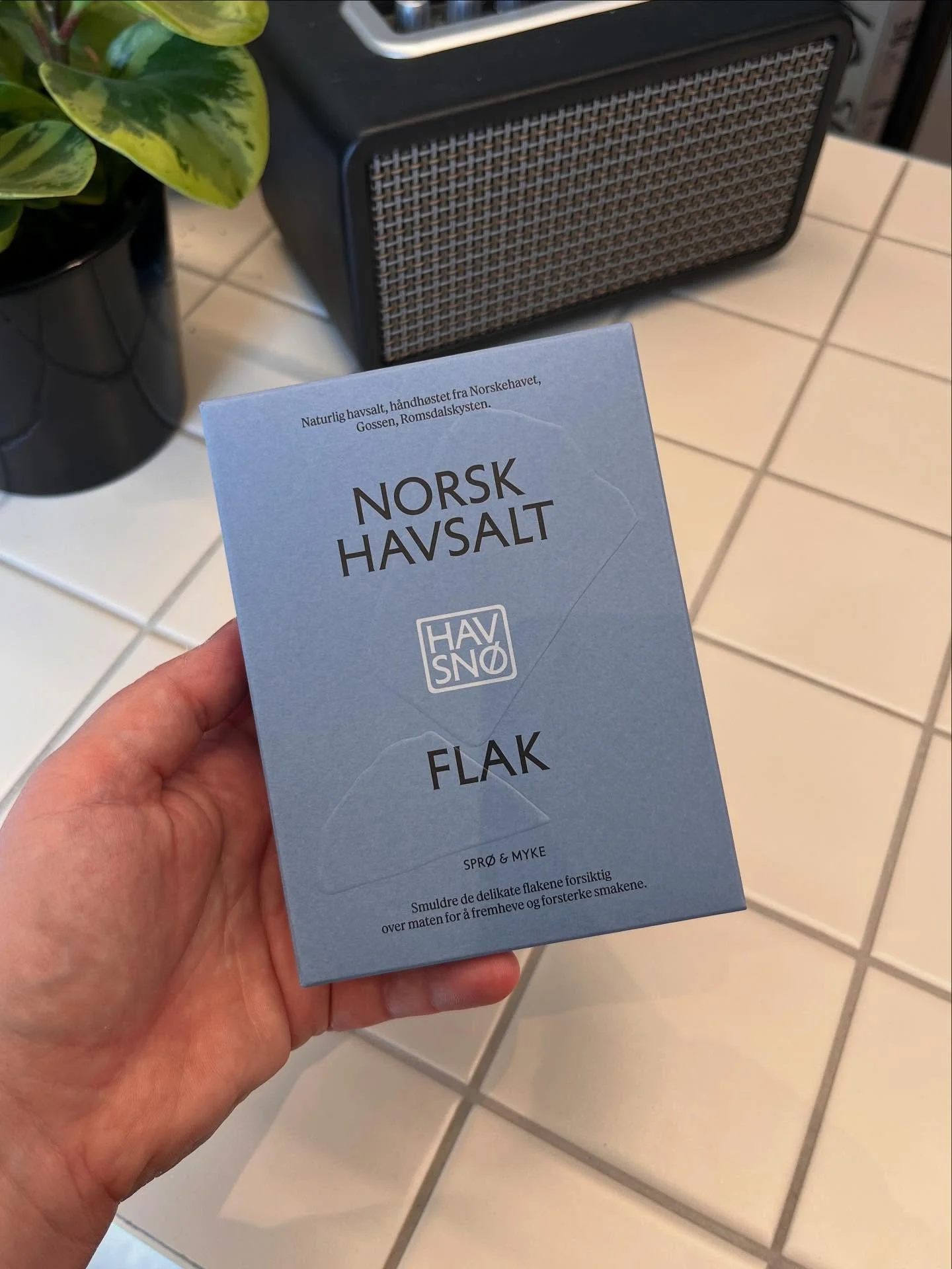 Att vi &auml;lskar bagels &auml;r ingen nyhet direkt. N&aring;got annat vi &auml;lskar &auml;r riktigt goda produkter som ackompanjerar dem, till exempel:

1. Flaksalt fr&aring;n @havsno. Detta anv&auml;nder vi i v&aring;r everything mix.
2. ALLT fr&