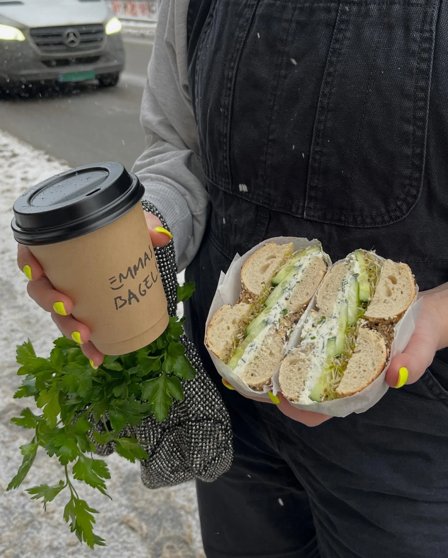 🗣️ &rdquo;GREEN LEAN MACHINE&rdquo; 🥒🌿🧄

Vi er overbevist om at januar er en m&aring;ned for vinterdvale og r&oslash;dvin, snarere enn optimalisering og dietter. Men - etter all den tunge julematen i desember, kan det v&aelig;re deilig med noe FR