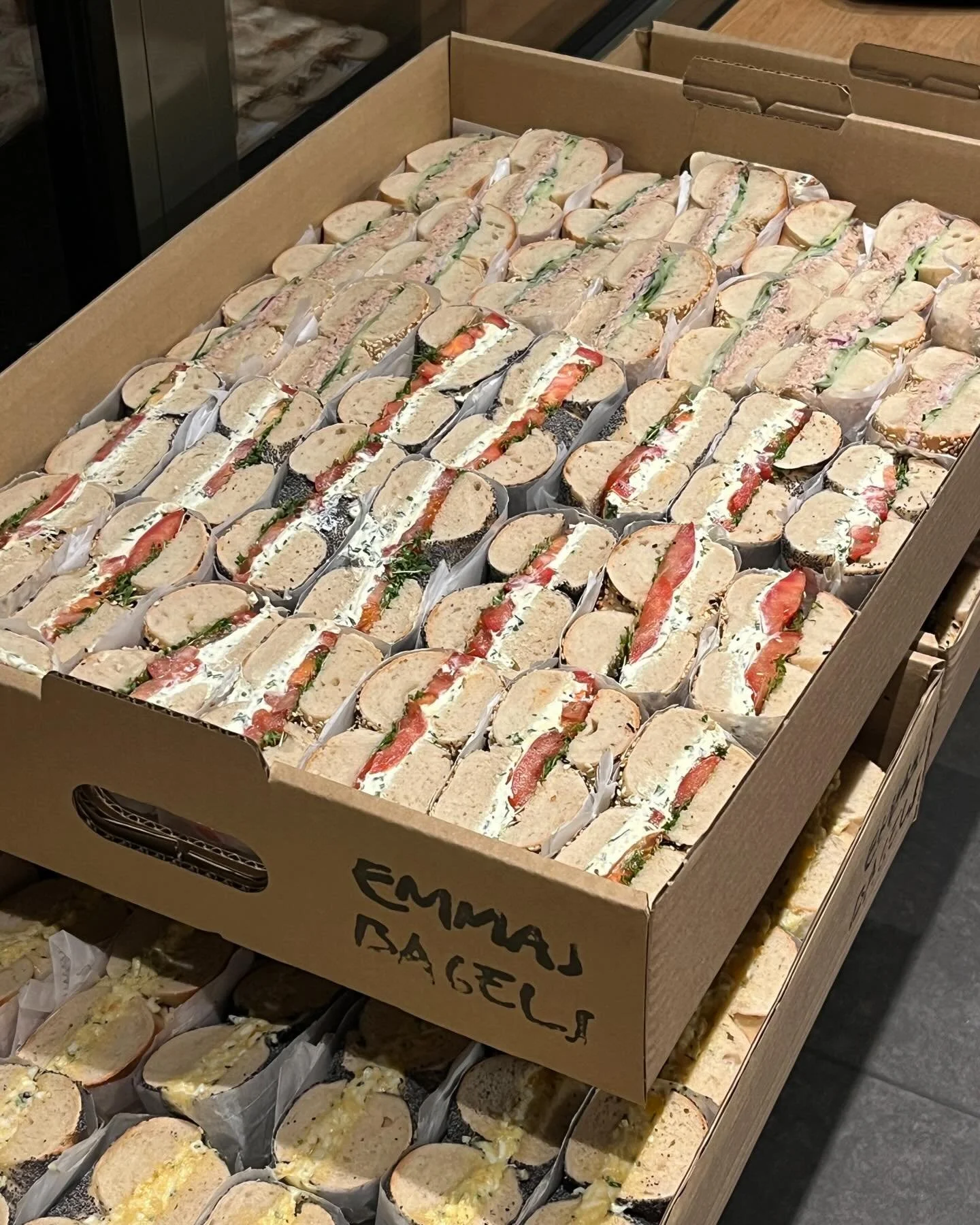 Ser du etter noe hyggelig &aring; gj&oslash;re for de ansatte f&oslash;r jul? V&aelig;r en skikkelig king/queen og fiks bagels til frokostm&oslash;tet! Eller enda bedre - til morgenen etter julebordet 😉🥯🍻

Les mer om catering p&aring; v&aring;r hj