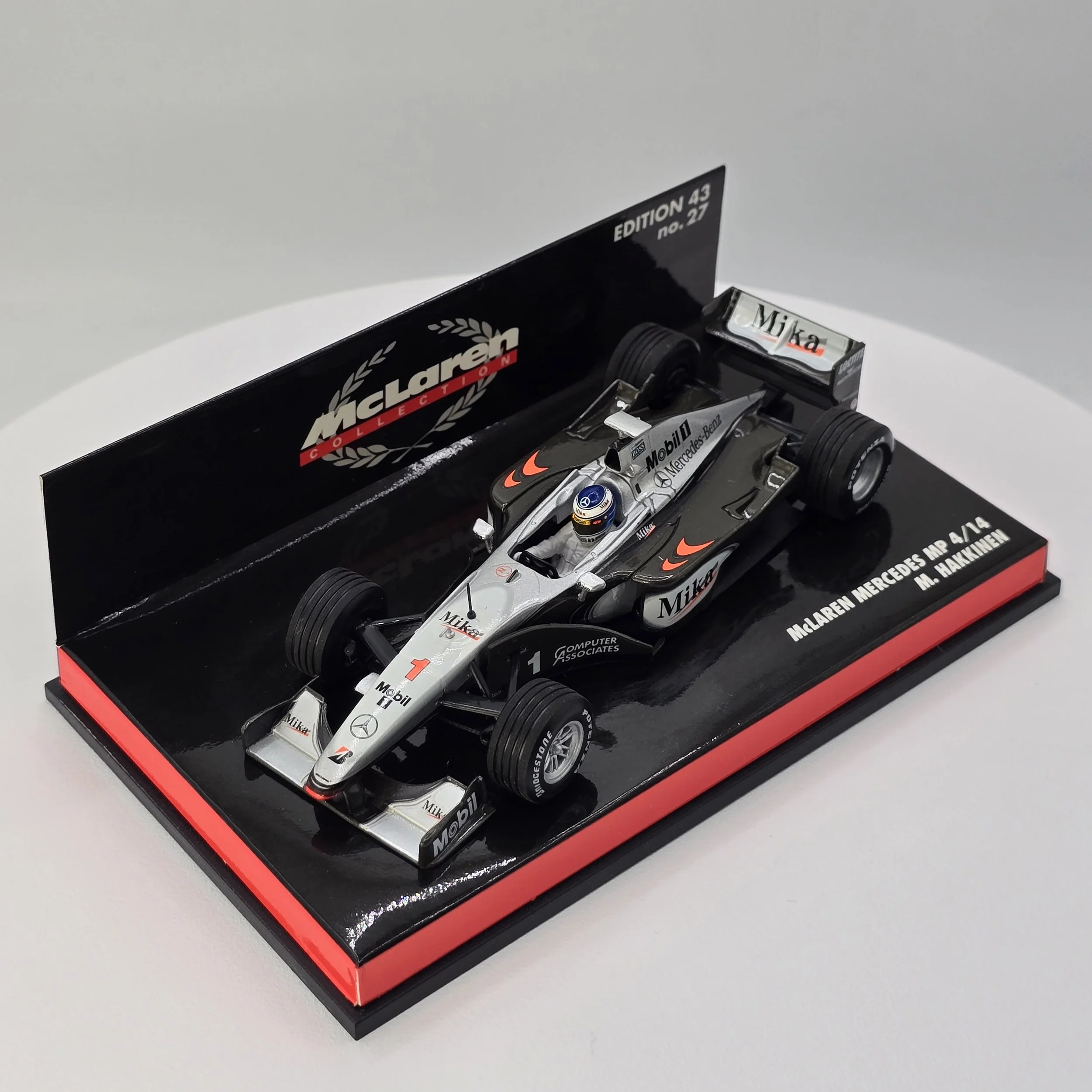 Hakkinen McLaren MP4 14 2.jpg