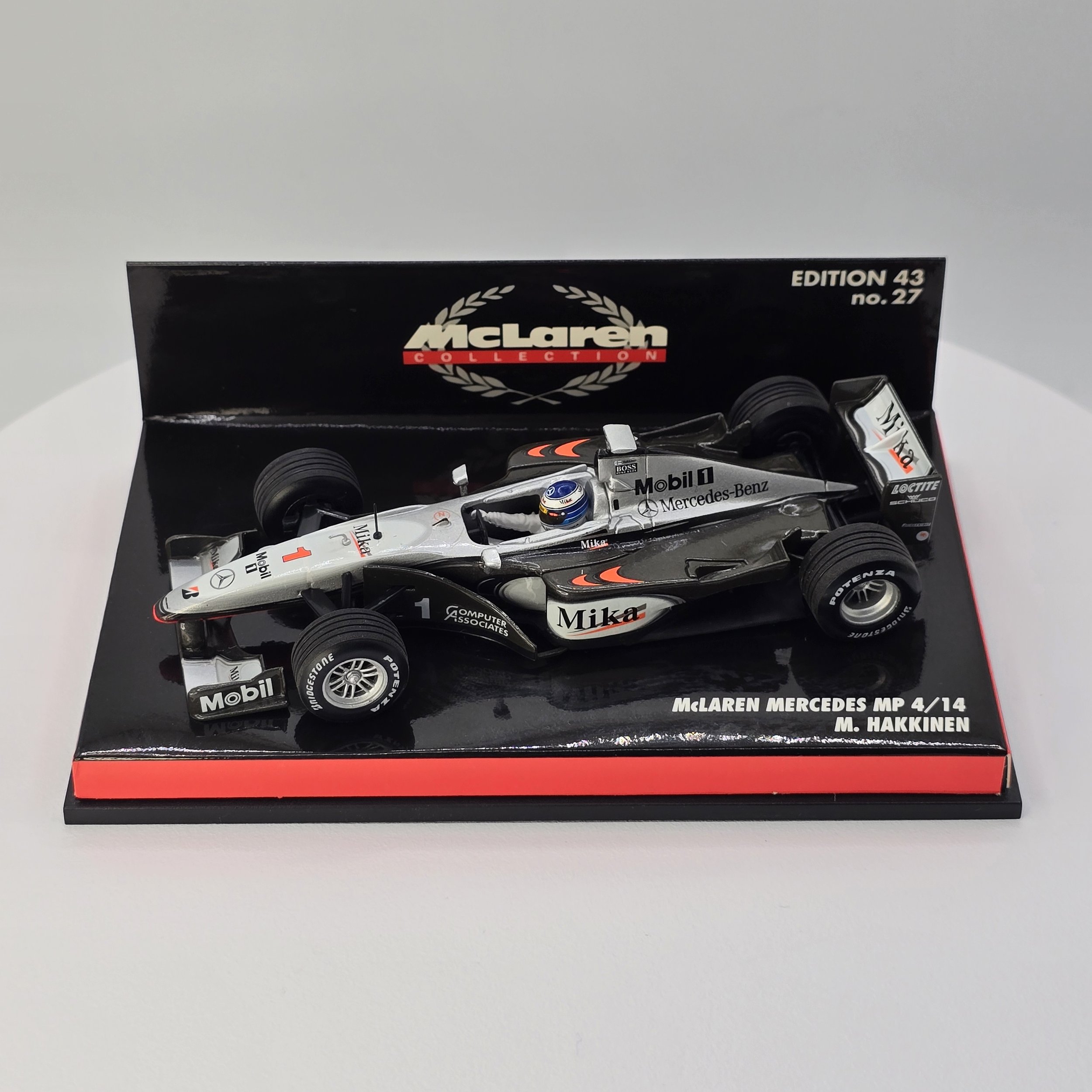 Hakkinen McLaren MP4 14 1.jpg