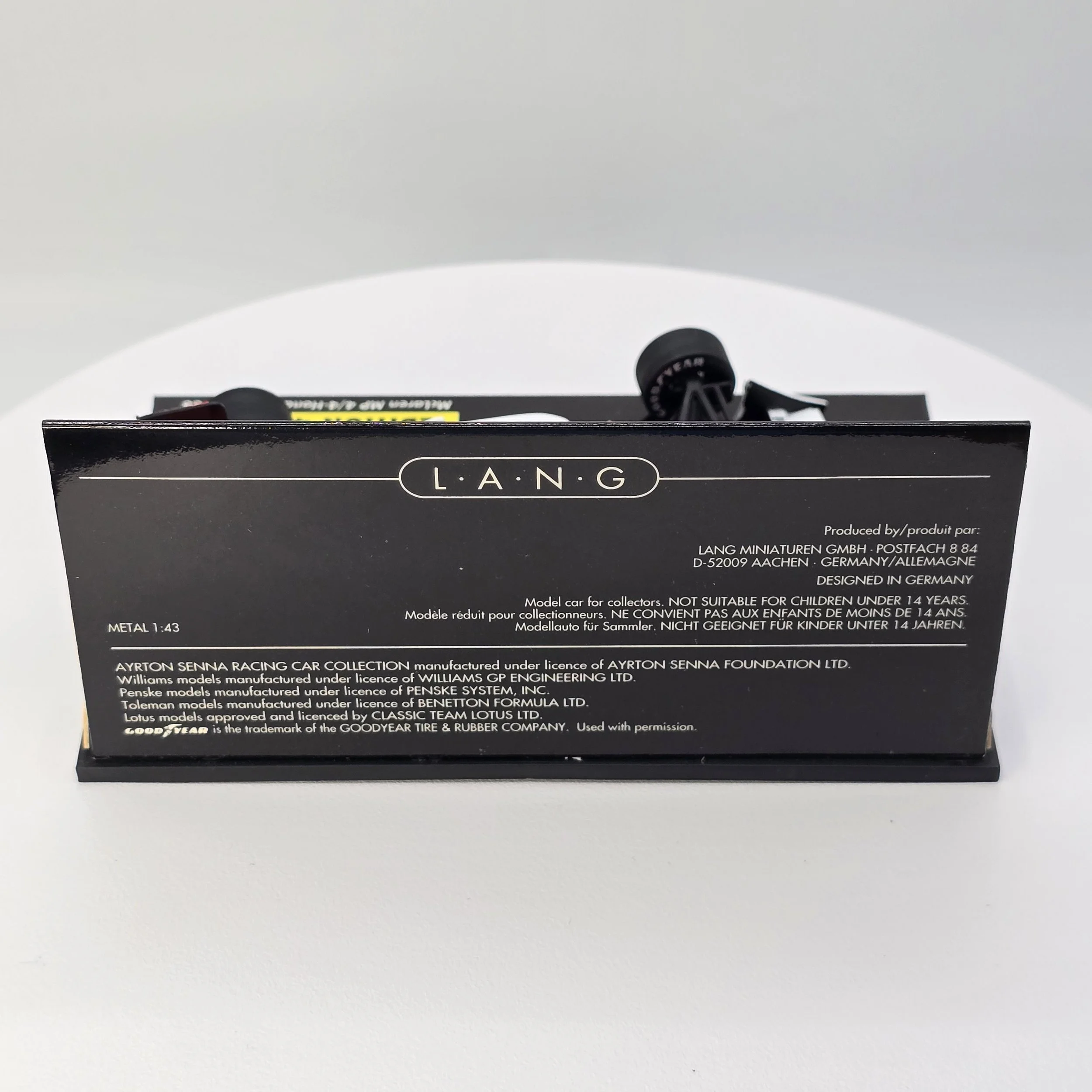 Senna McLaren MP4 4 4.jpg