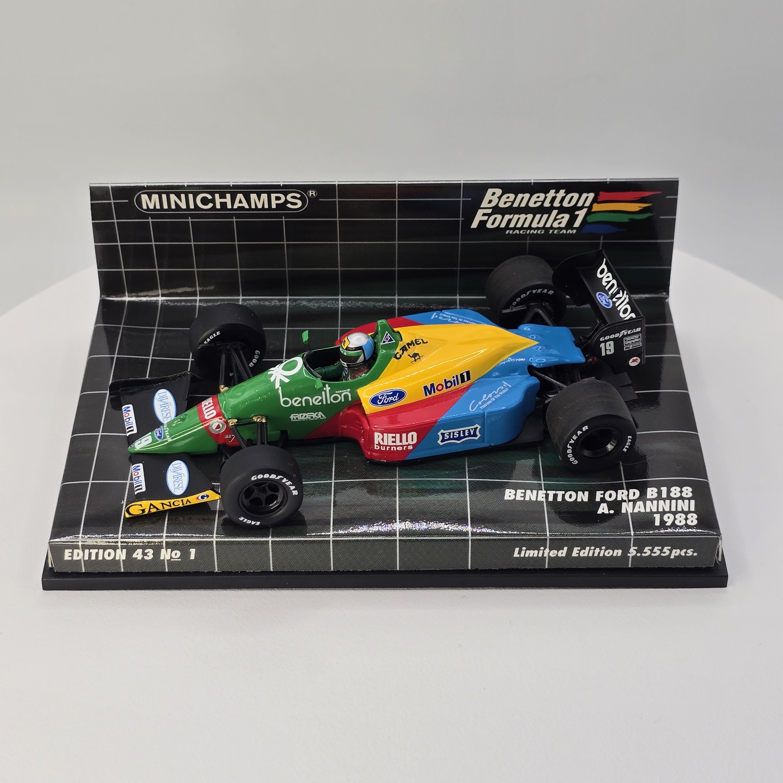 Nannni Benetton B188 1.jpg