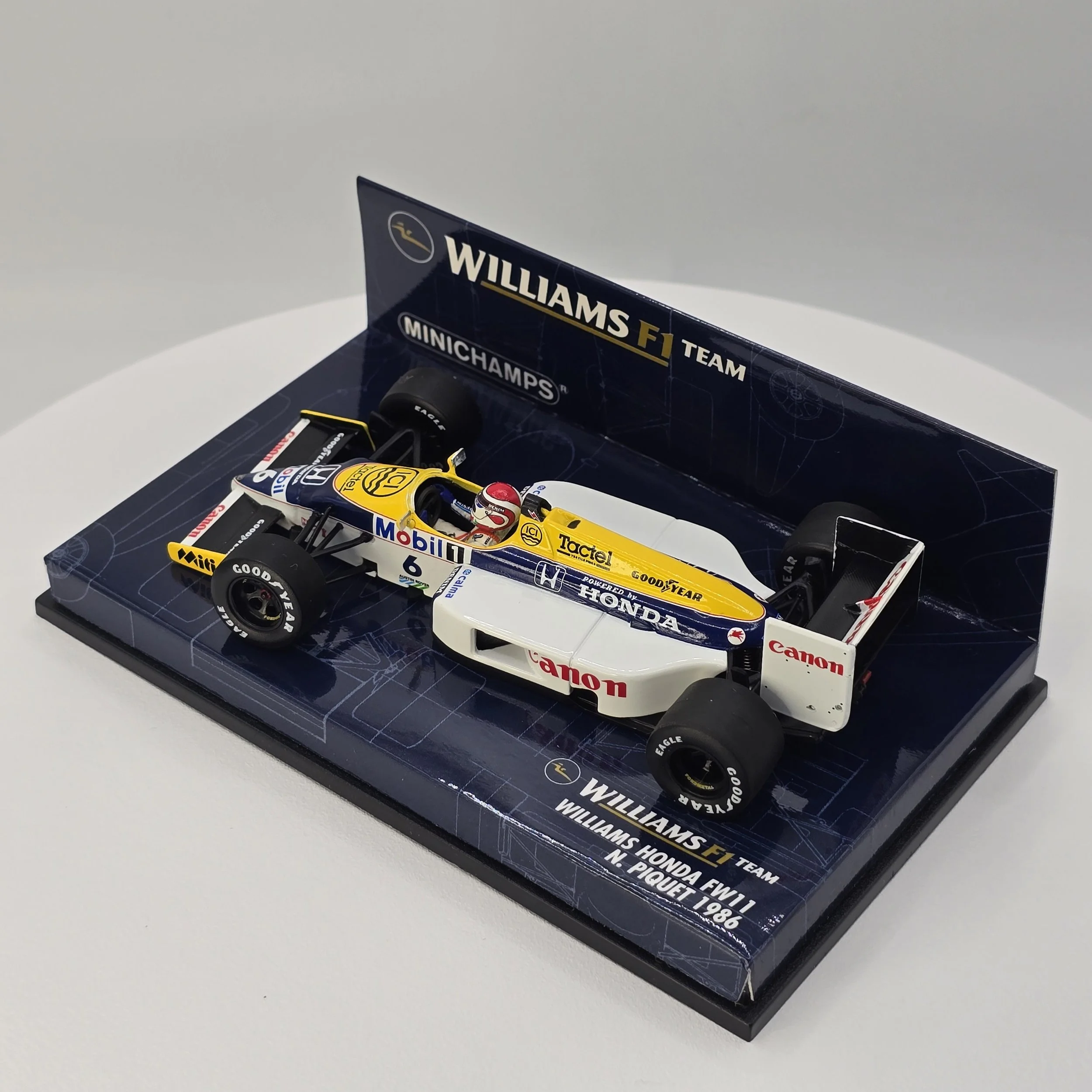 Piquet Williams FW11 3.jpg