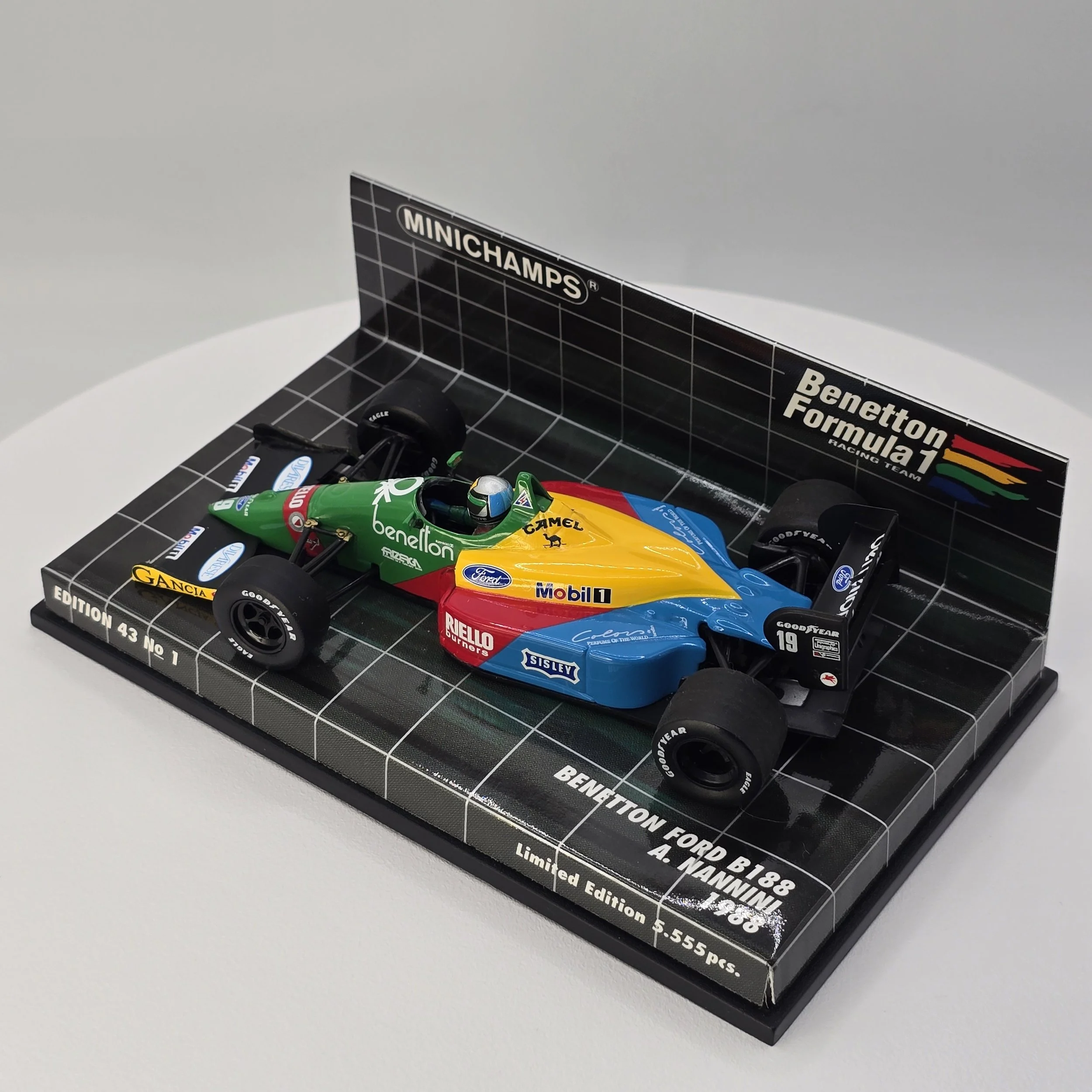 Nannni Benetton B188 3.jpg