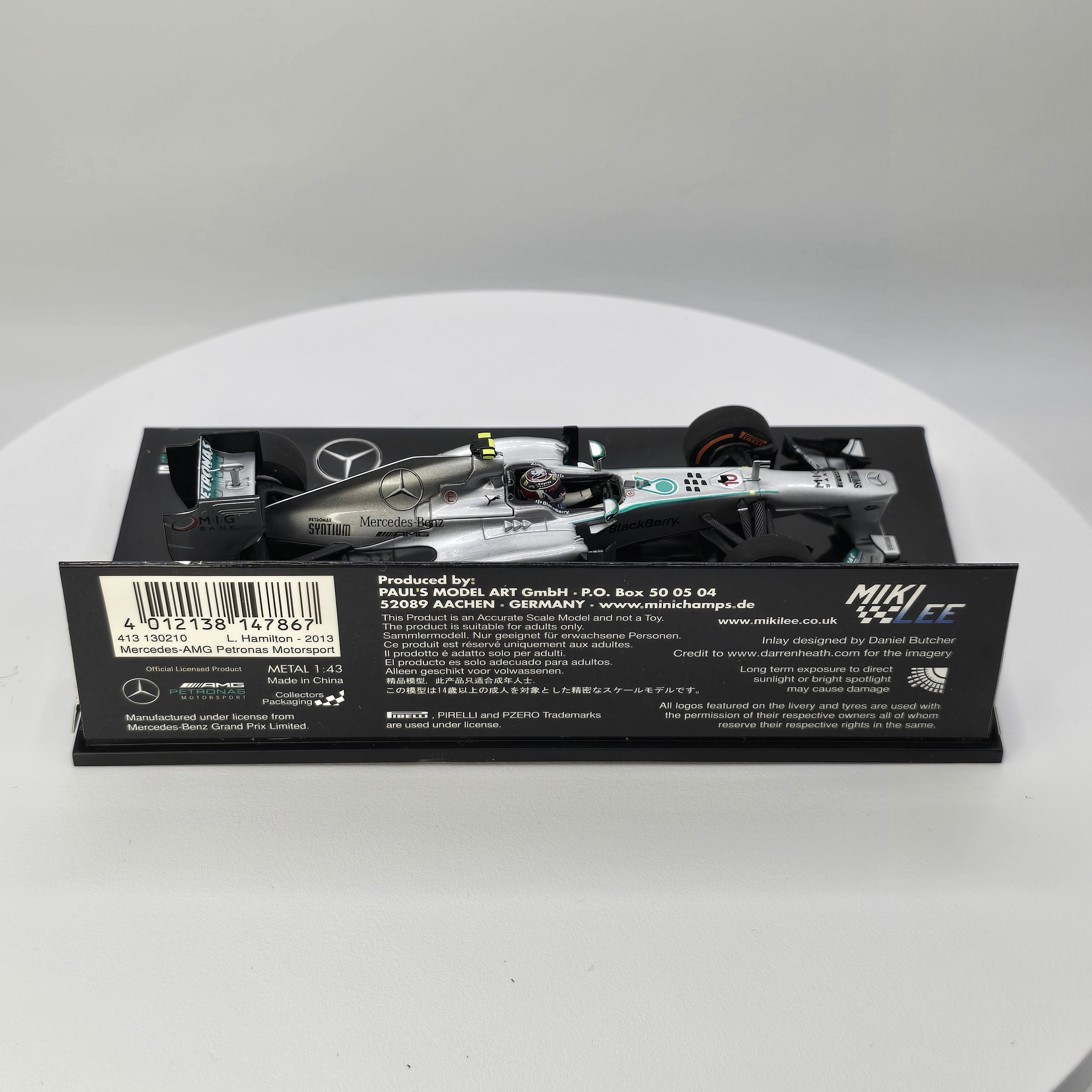 Hamilton Mercedes F1 W04 4.jpg