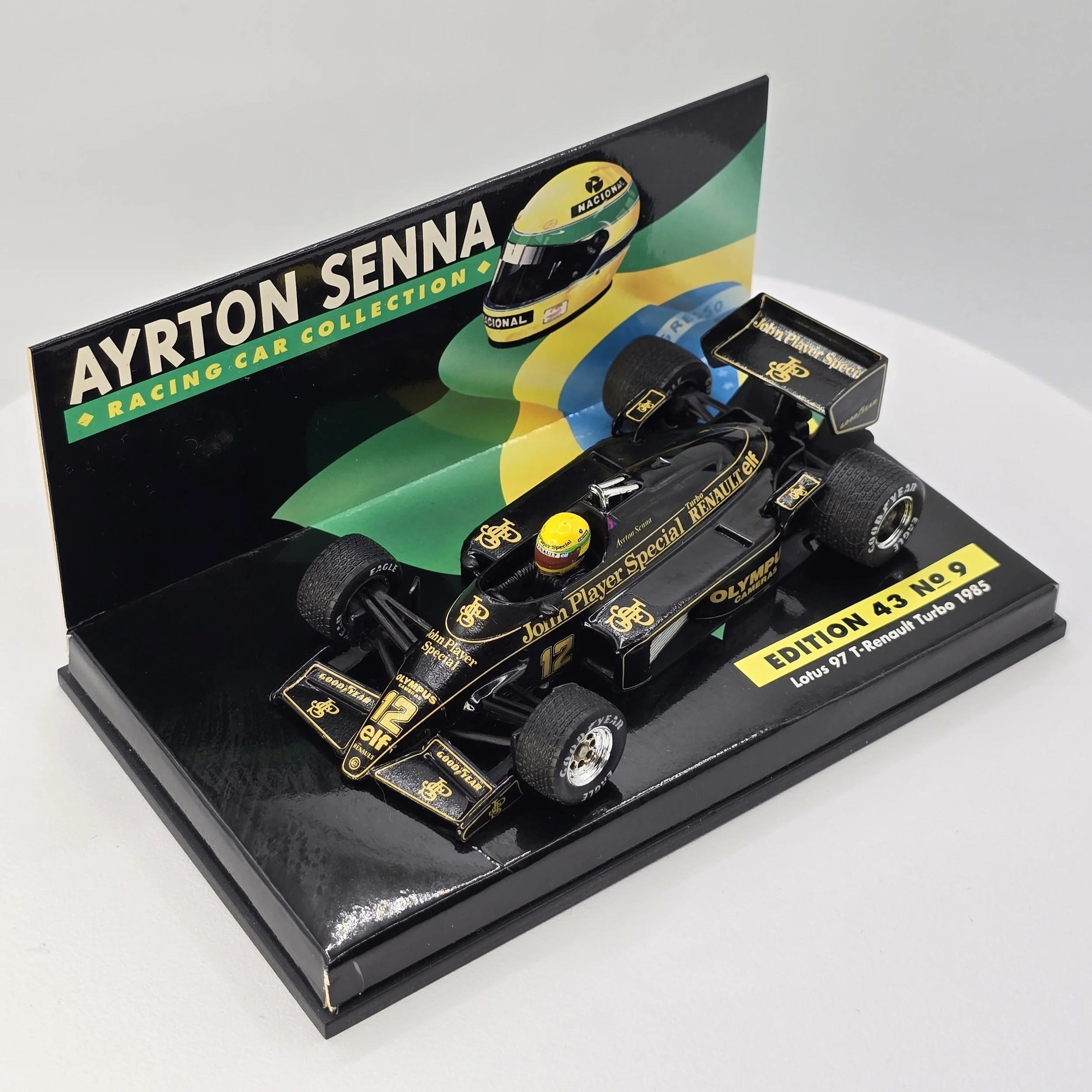 Senna Lotus 97 T 2.jpg