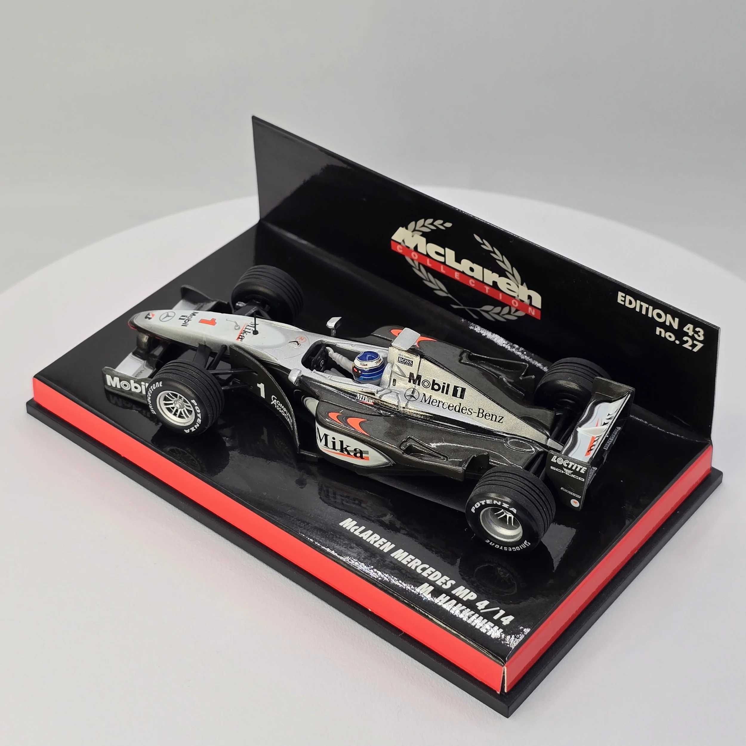 Hakkinen McLaren MP4 14 3.jpg