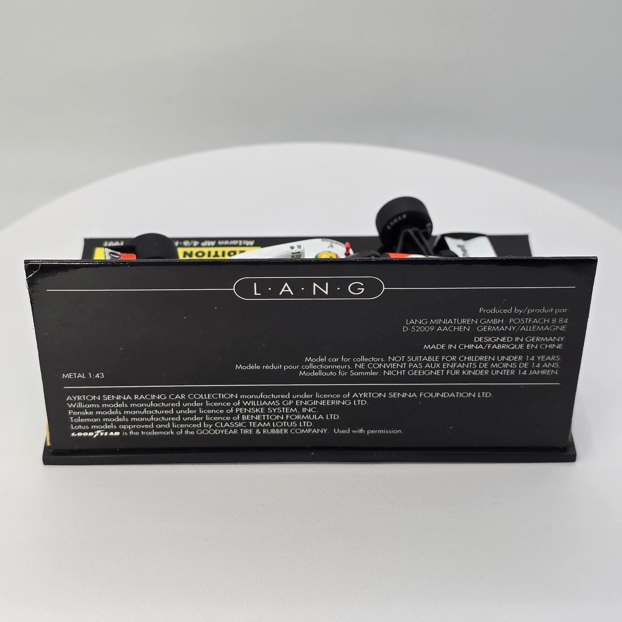 Senna McLaren MP4 6 4.jpg