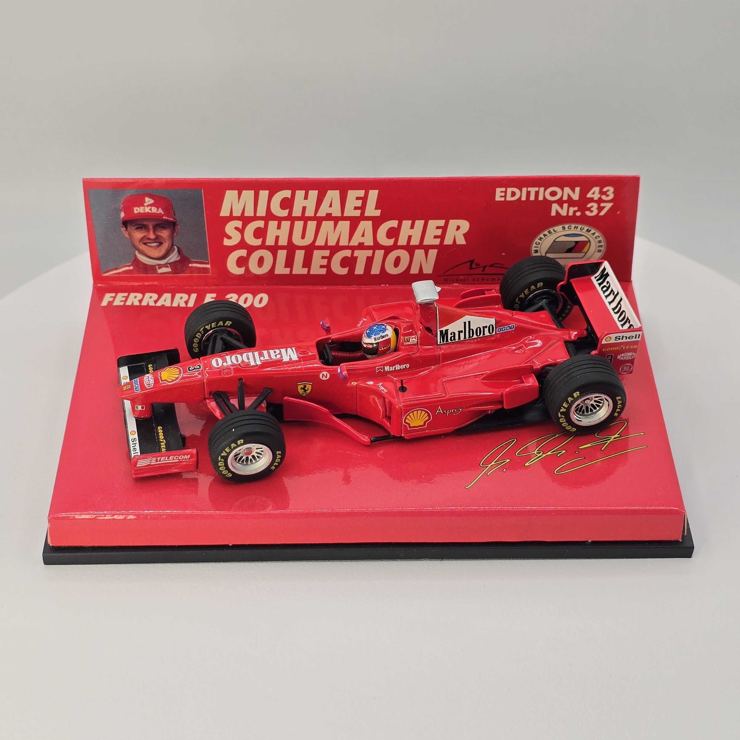 Schumacher Ferrari F300 1.jpg
