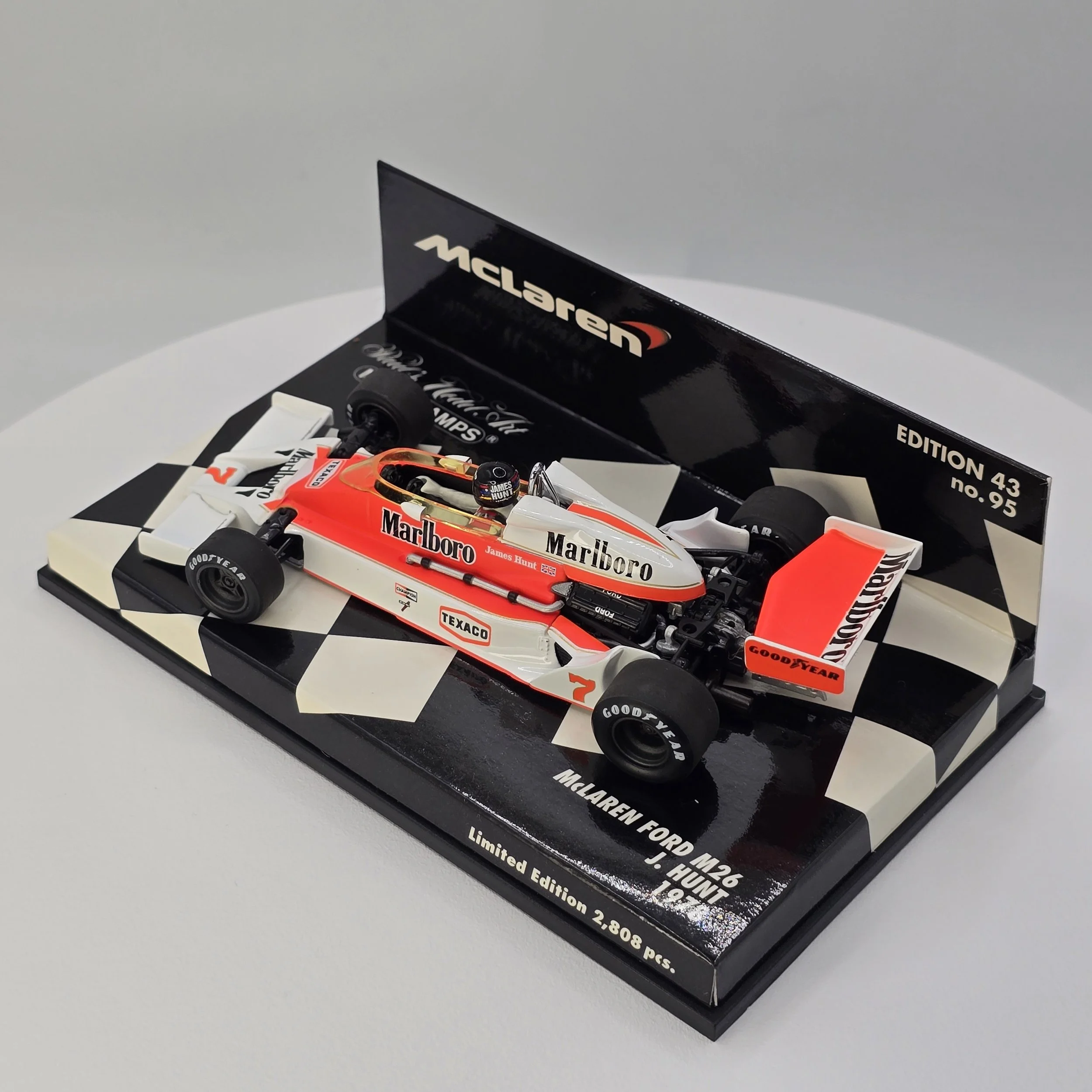 Hunt McLaren M26 3.jpg