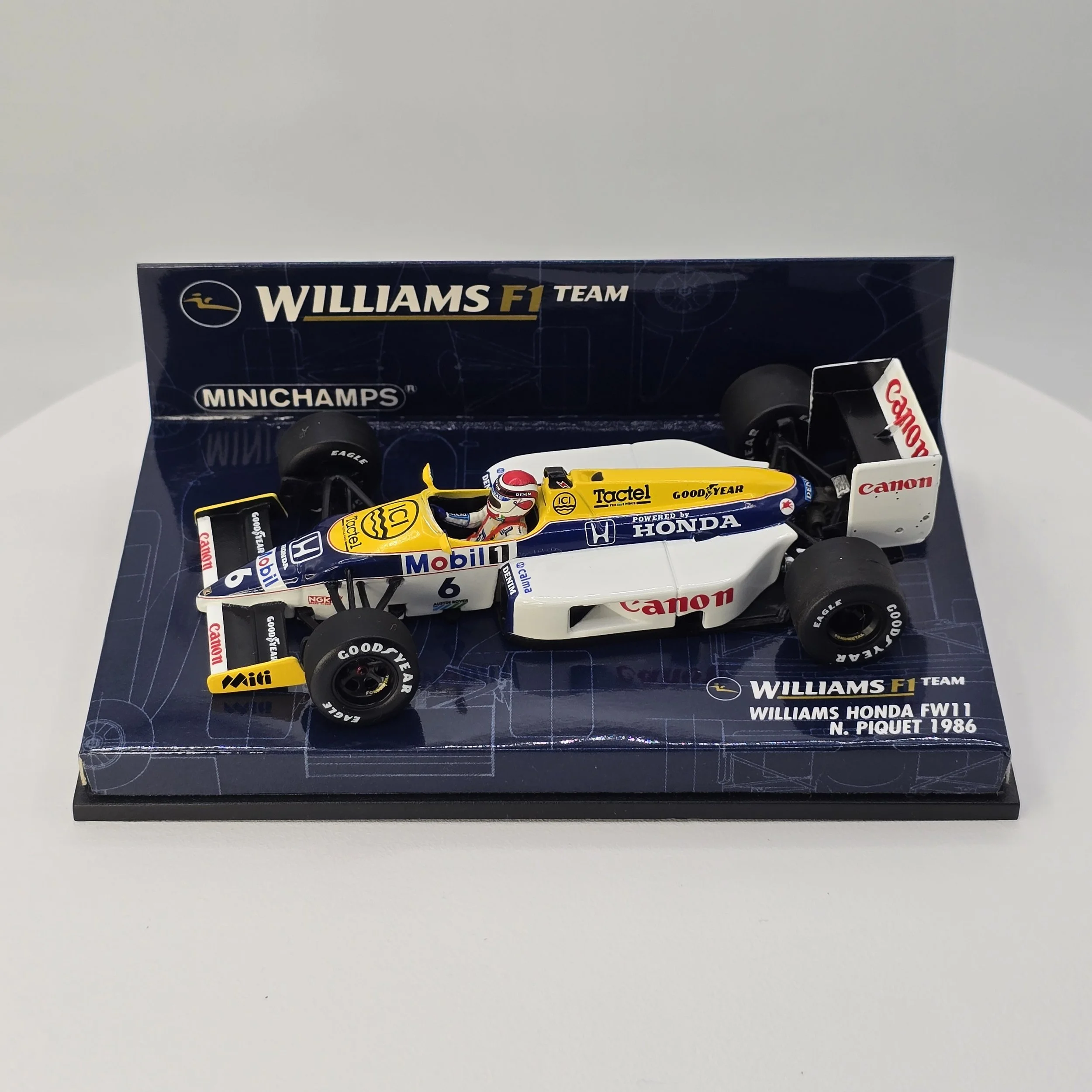 Piquet Williams FW11 1.jpg
