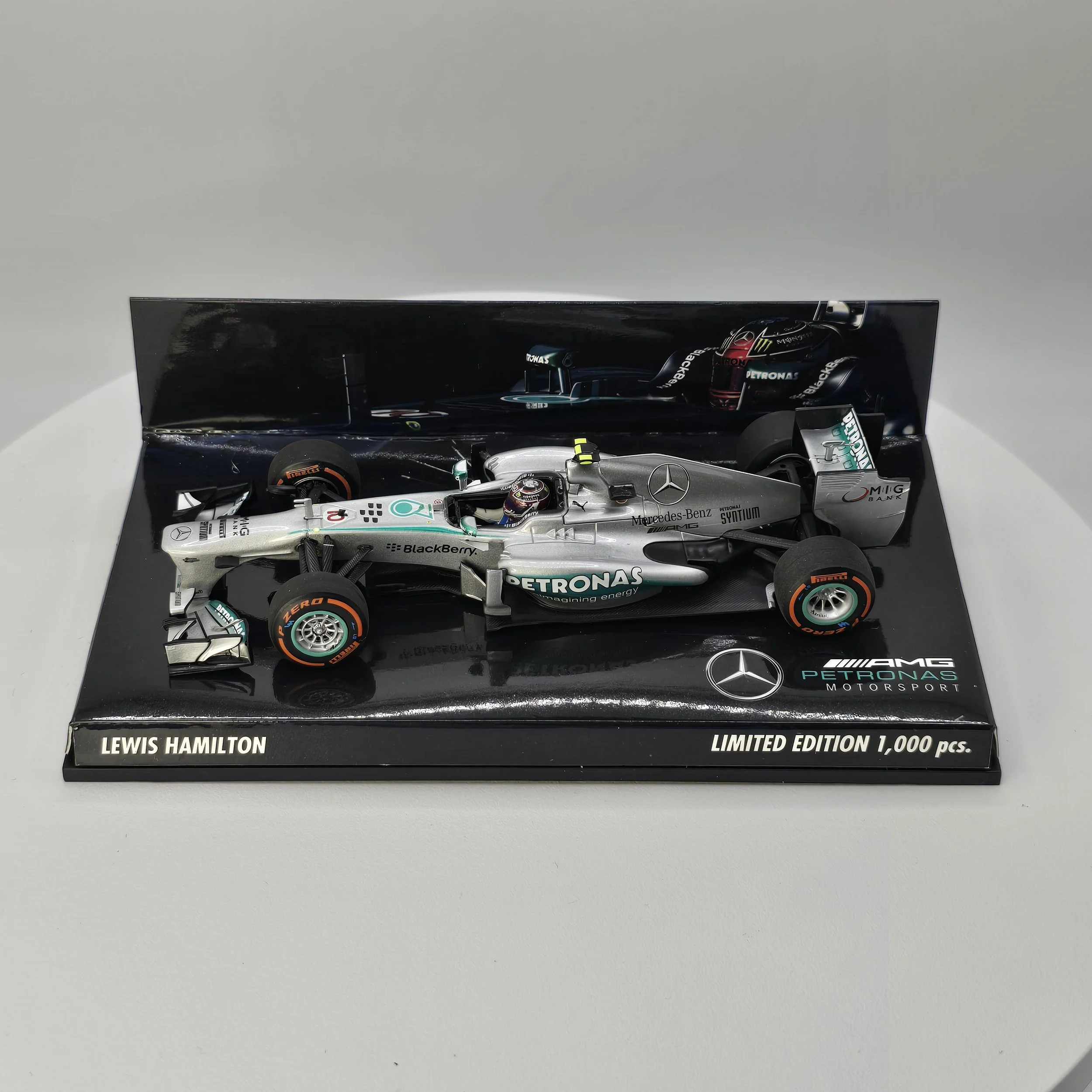 Hamilton Mercedes F1 W04 1.jpg
