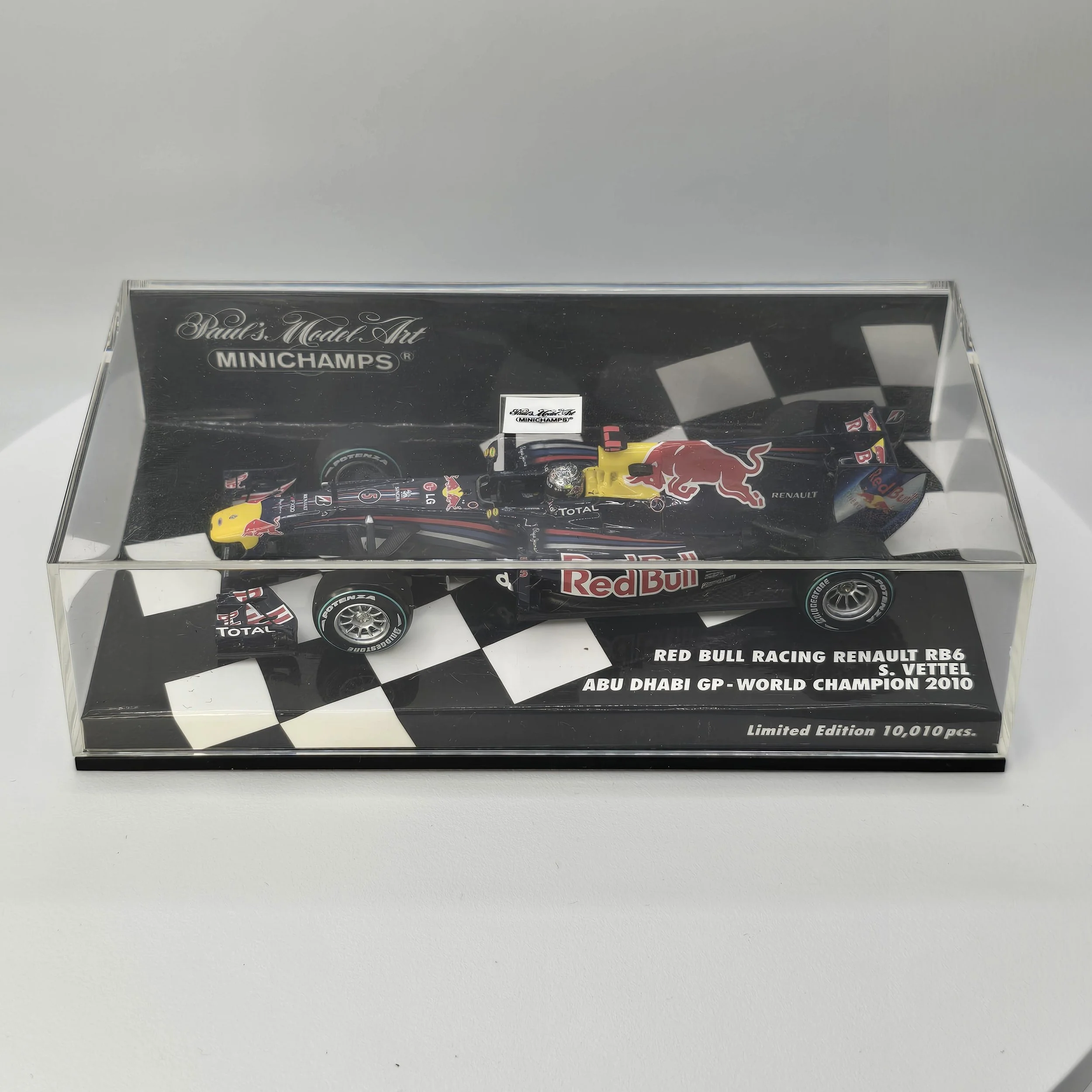 Vettel Red Bull Racing RB6 5.jpg