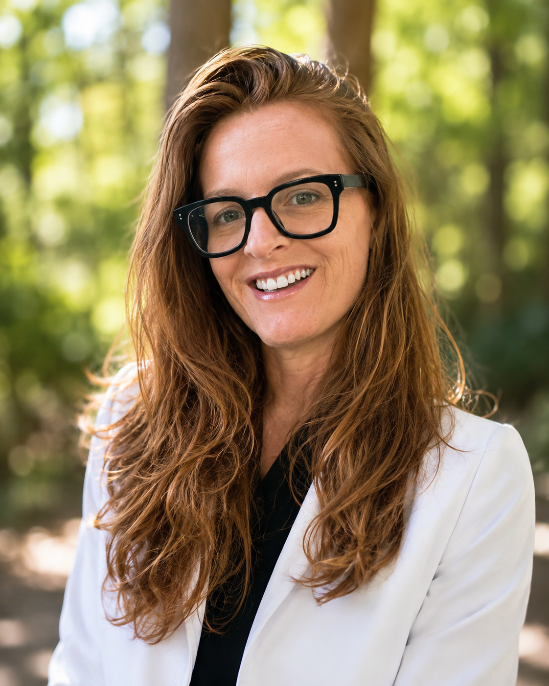 Dr. Dawna Ara, Acupuncturist & RN