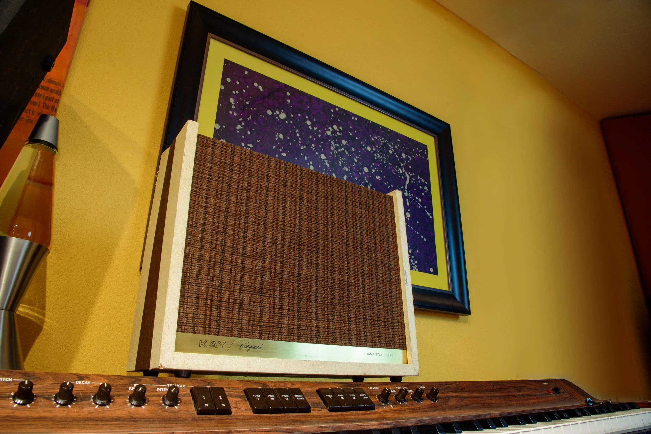 the Kay 700 Amp