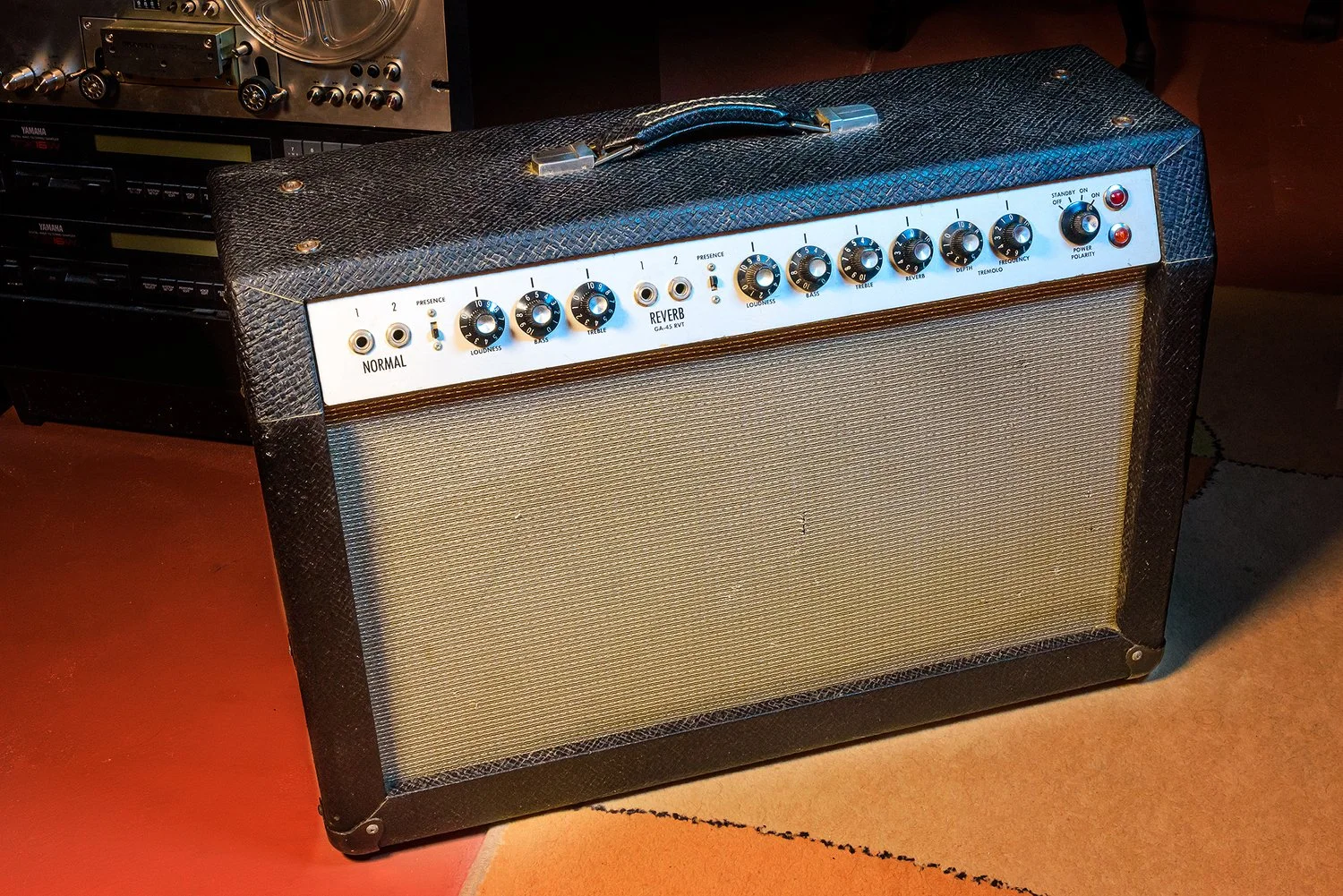 Gibson Saturn Amp Used for Noir Tones