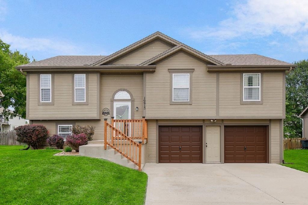 10915 N Skiles Ct Kansas City, MO 64157