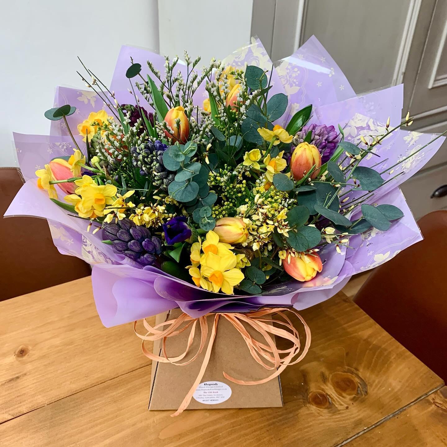 This was such a lovely surprise this morning! A surprise knock on the door turned out to be delivered of this beautiful bouquet of flowers from a client I&rsquo;ve helped recently. Feeling very much appreciated, thank you 🥰💐