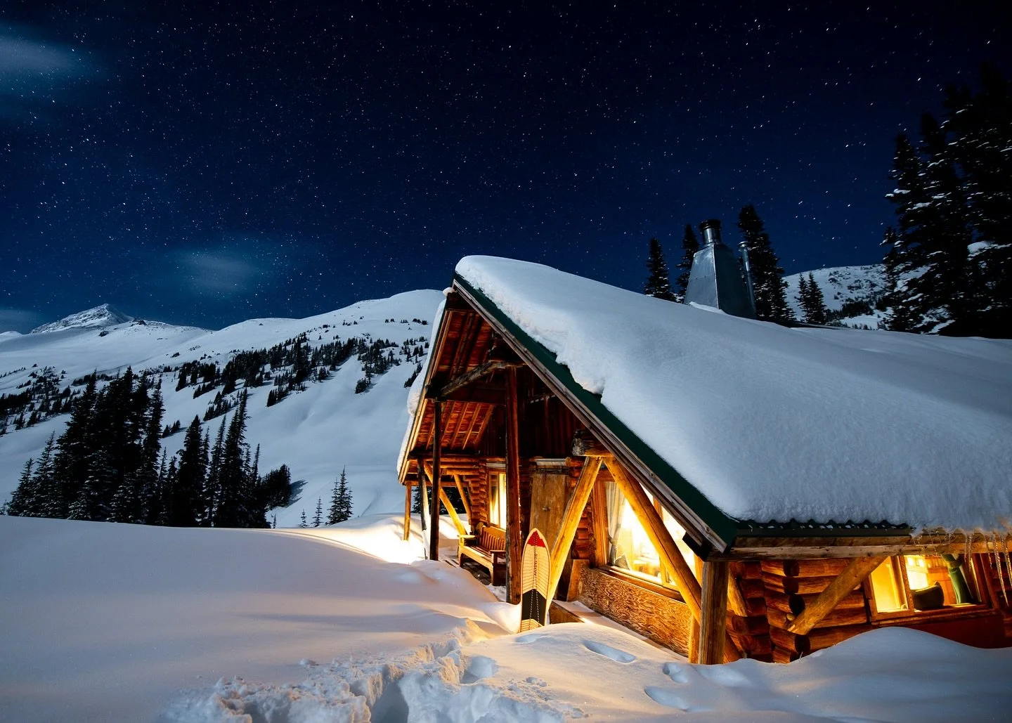 Far from city lights, our mountain valley offers some of the clearest skies in the Sea to Sky corridor, perfect for stargazing, spotting the Milky Way, and even catching the Northern Lights. 🌌

From cozy cabins like @joffrecreekcabins and farm stays