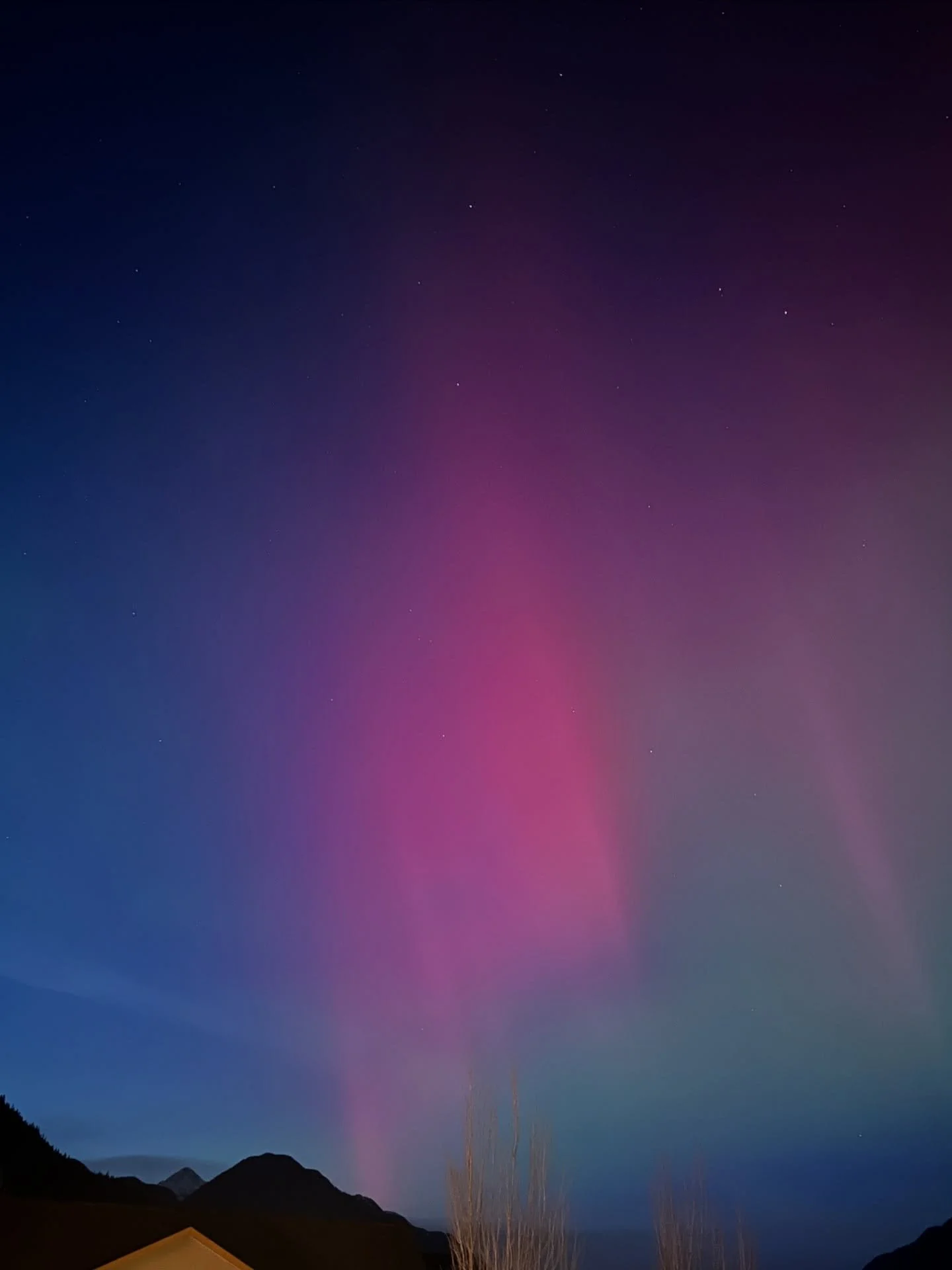 Last nights sky above Pemberton 💫 Did you see the Aurora? We&rsquo;re lucky to live away from light pollution where clear night skies show off our mountain peaks blanketed by stars. When the conditions are just right, we can see the beautiful Aurora