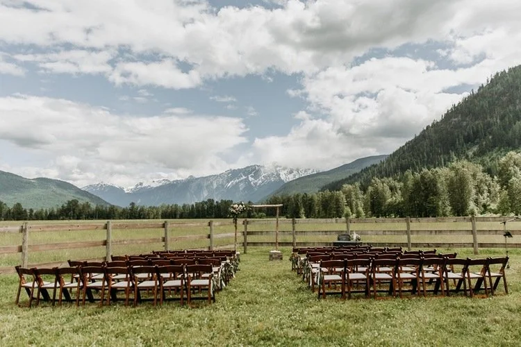 riverlands-red-barn-wedding-red-barn-wedding-pemberton-wedding-photographer-pemberton-wedding-whistler-wedding-photographer-leah-kathryn-photography.jpg.jpg