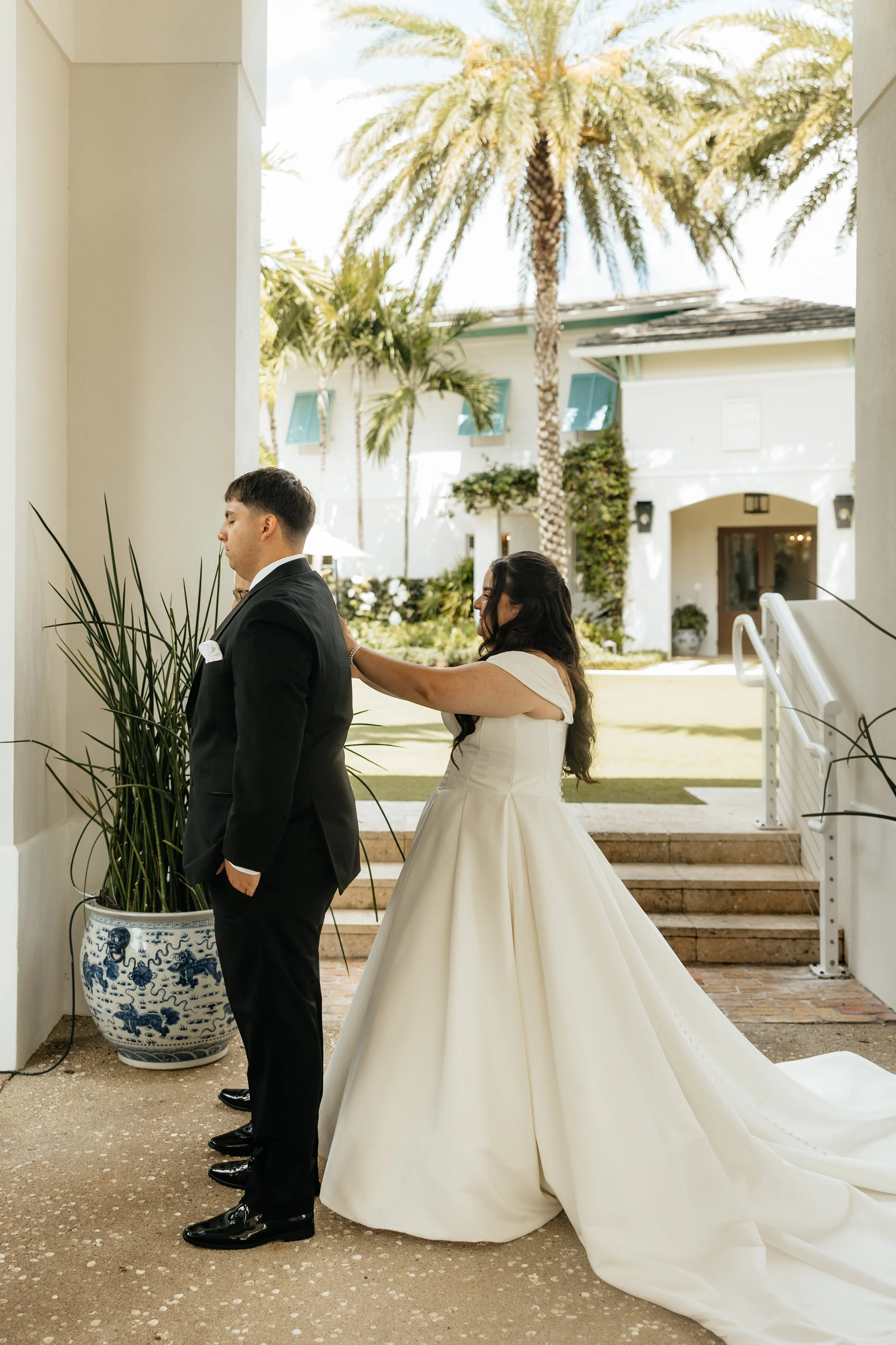 LindsayMcDowPhoto_PelicanClubWedding_Bistlines_PreCeremony-20.jpg