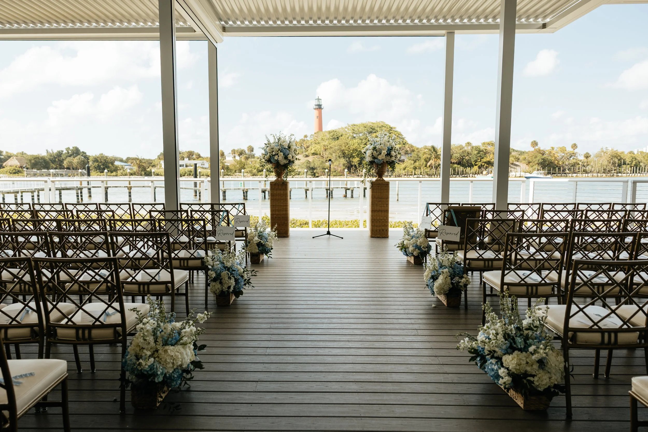 LindsayMcDowPhoto_PelicanClubWedding_Bistlines_Ceremony-12.jpg
