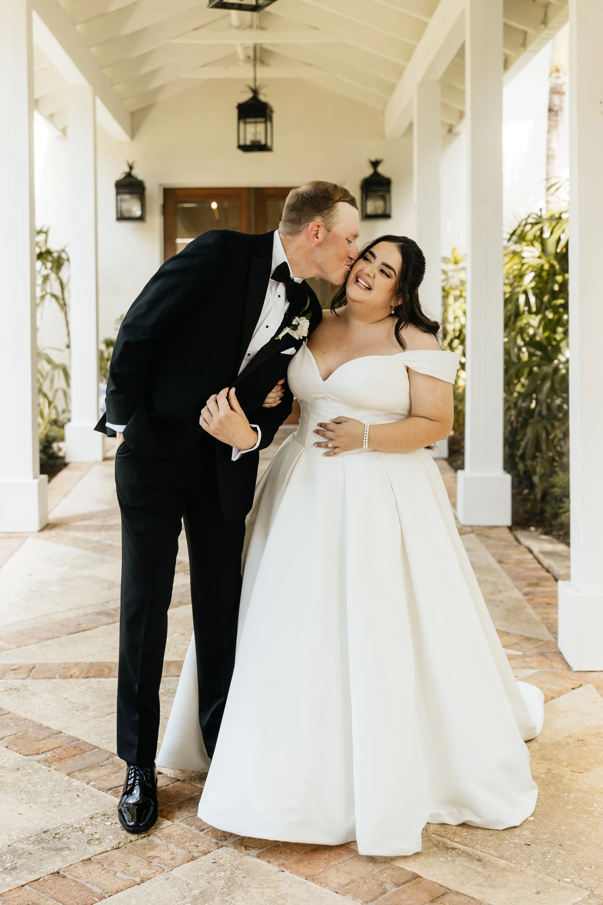 LindsayMcDowPhoto_PelicanClubWedding_Bistlines_MrMrs-45.jpg
