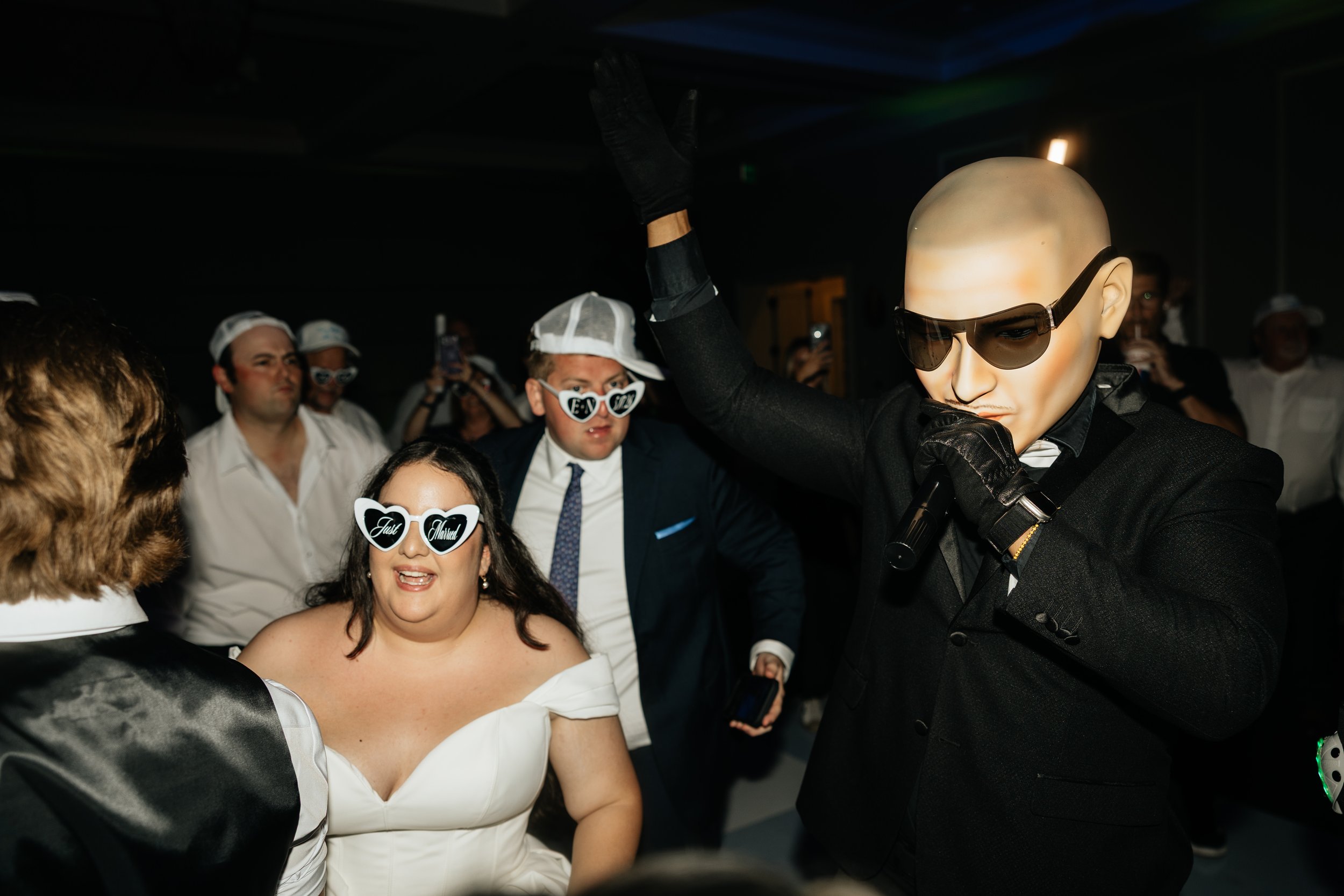 LindsayMcDowPhoto_PelicanClubWedding_Bistlines_Party-257.jpg