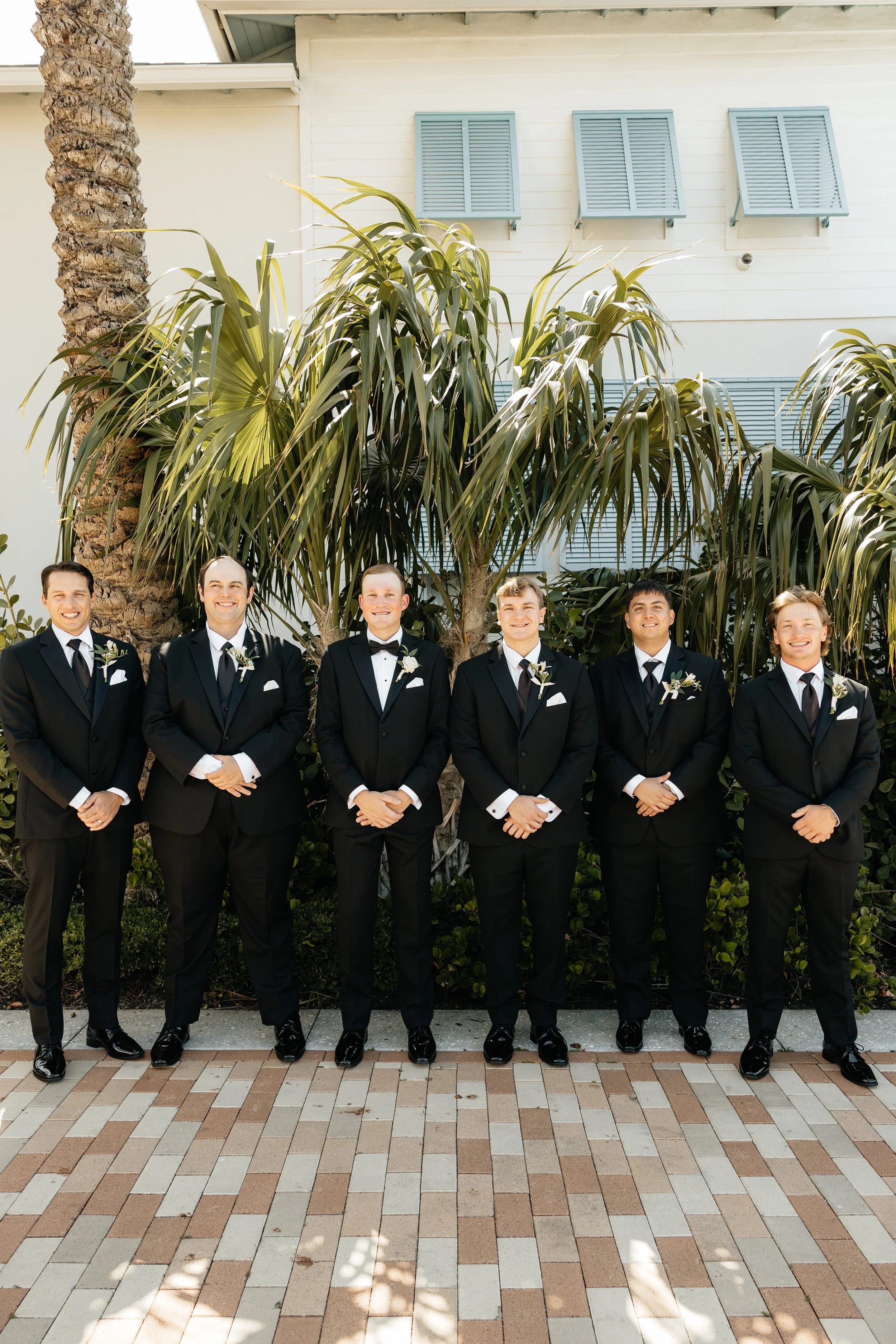 LindsayMcDowPhoto_PelicanClubWedding_Bistlines_BridalParty-4.jpg