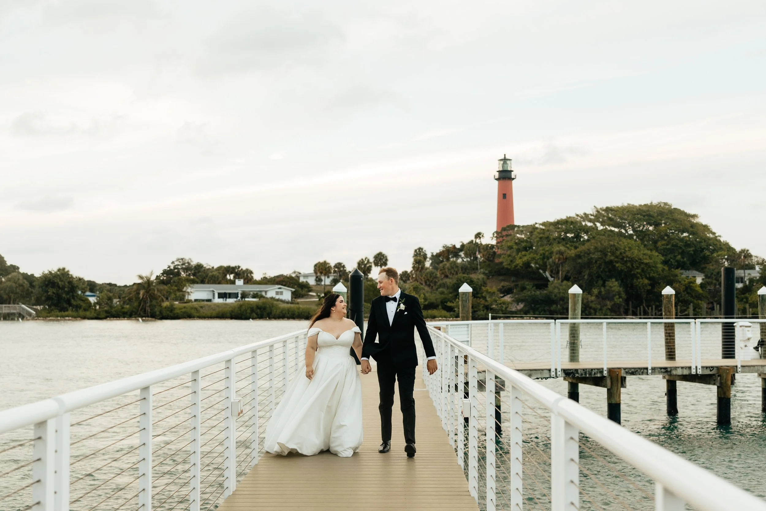 LindsayMcDowPhoto_PelicanClubWedding_Bistlines_MrMrs-219.jpg