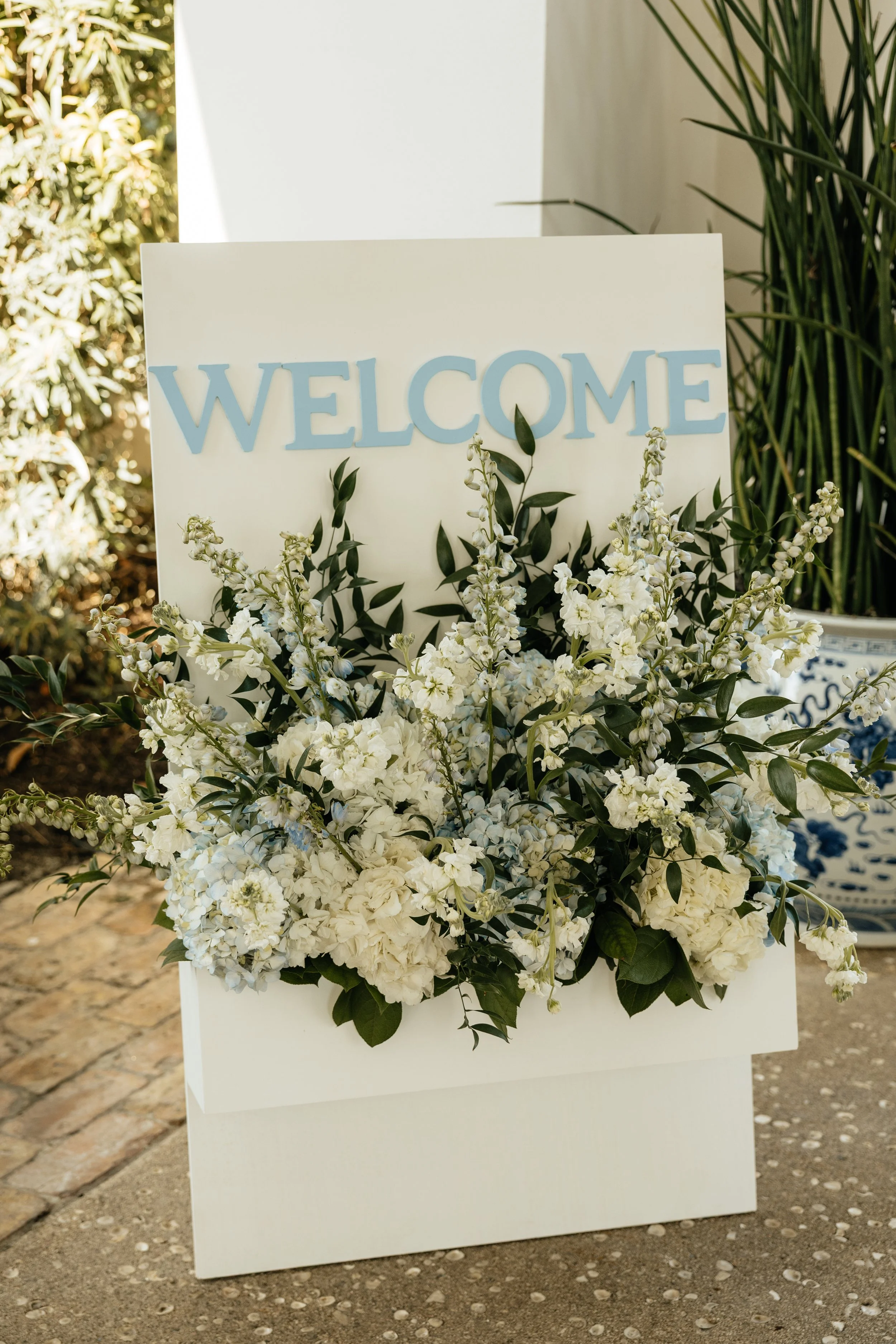 LindsayMcDowPhoto_PelicanClubWedding_Bistlines_Ceremony-1.jpg