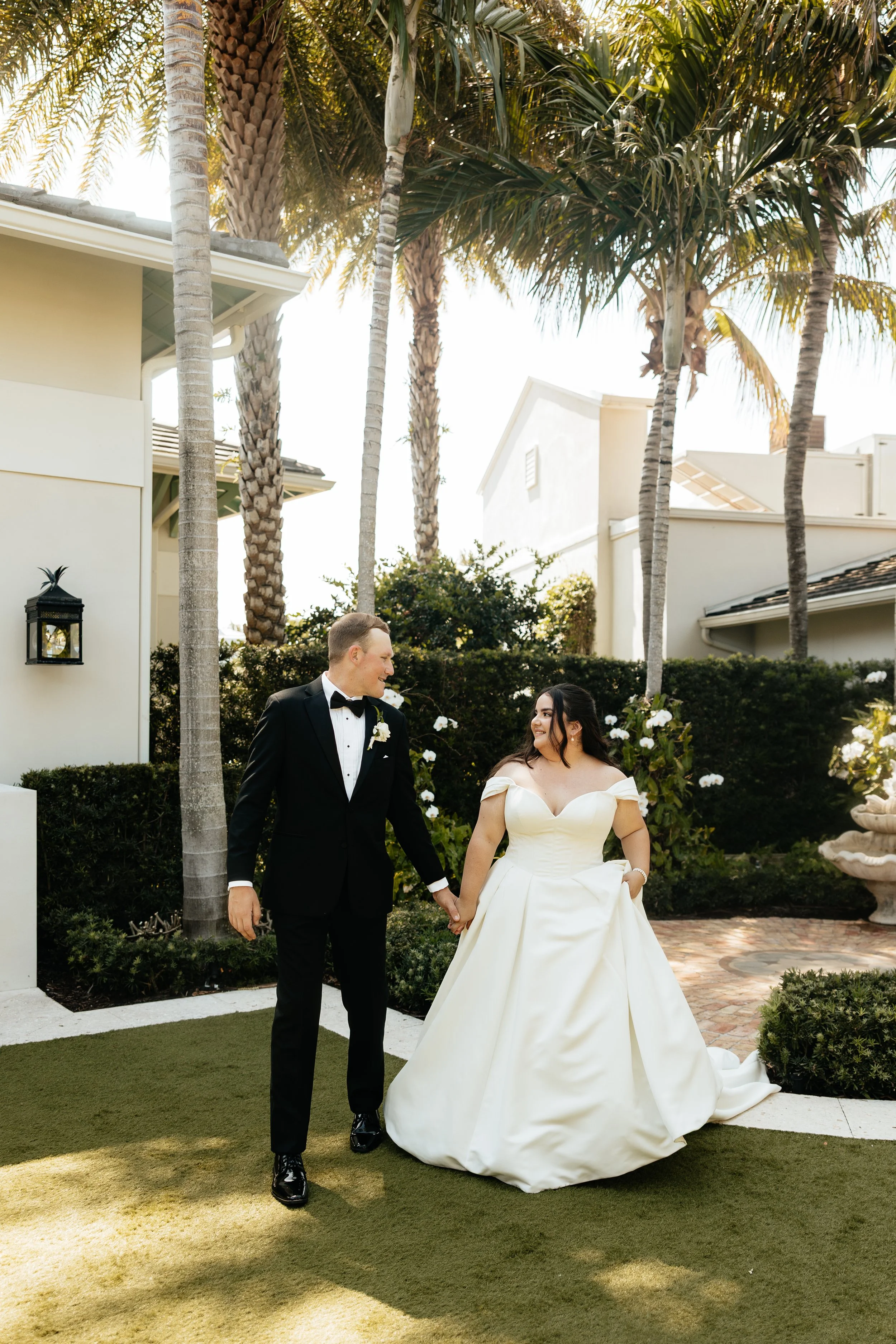 LindsayMcDowPhoto_PelicanClubWedding_Bistlines_MrMrs-136.jpg