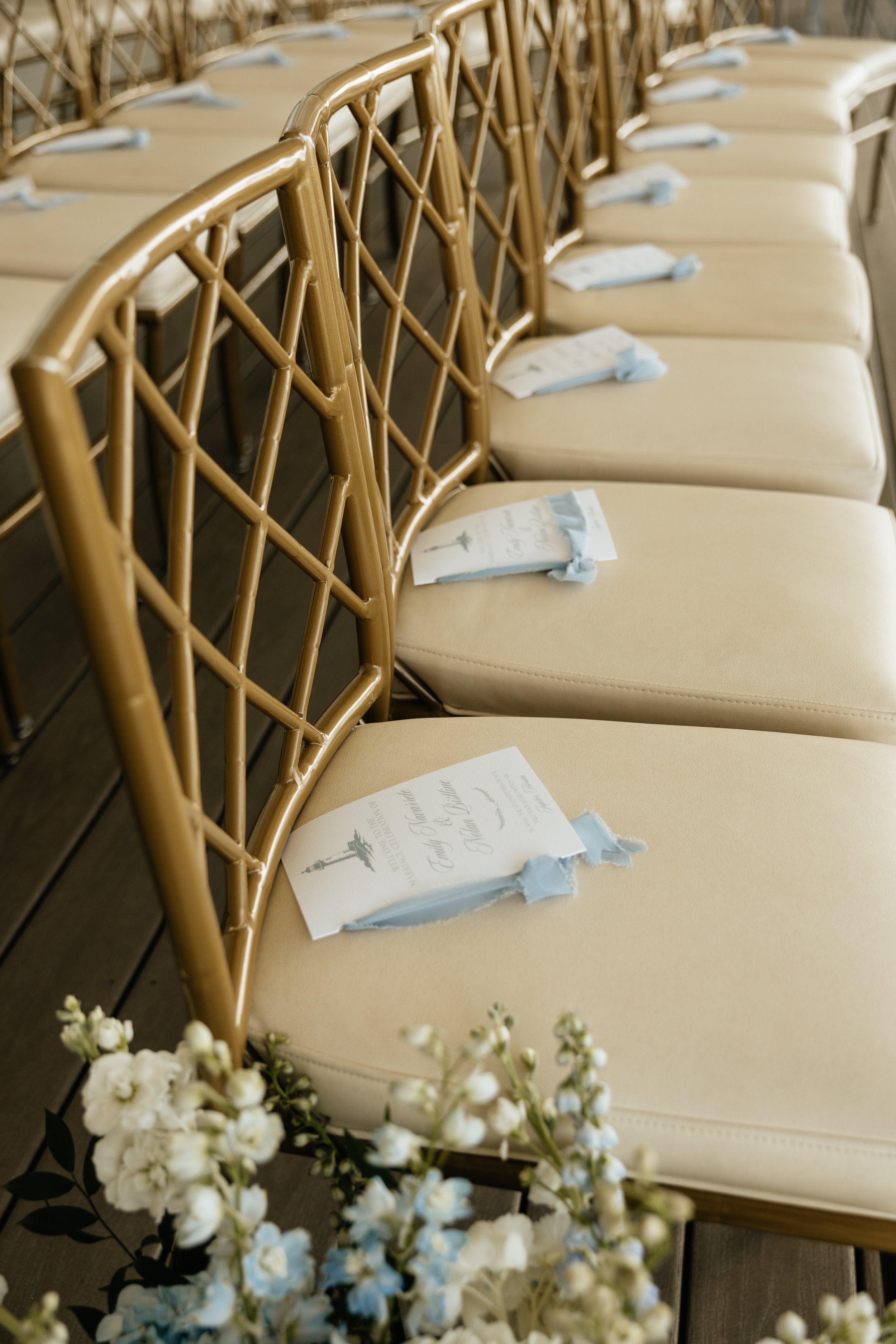 LindsayMcDowPhoto_PelicanClubWedding_Bistlines_Ceremony-15.jpg