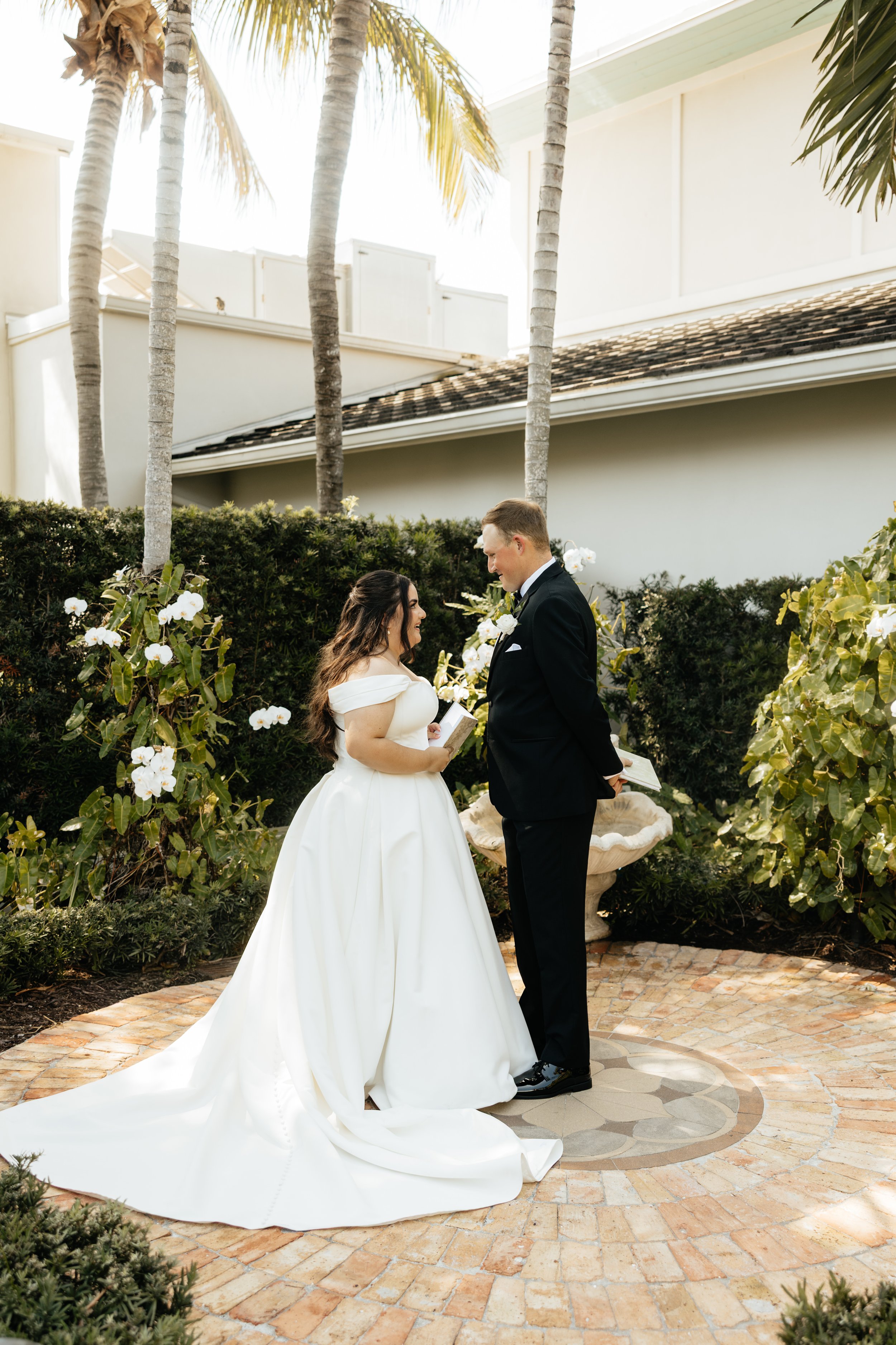 LindsayMcDowPhoto_PelicanClubWedding_Bistlines_MrMrs-50.jpg