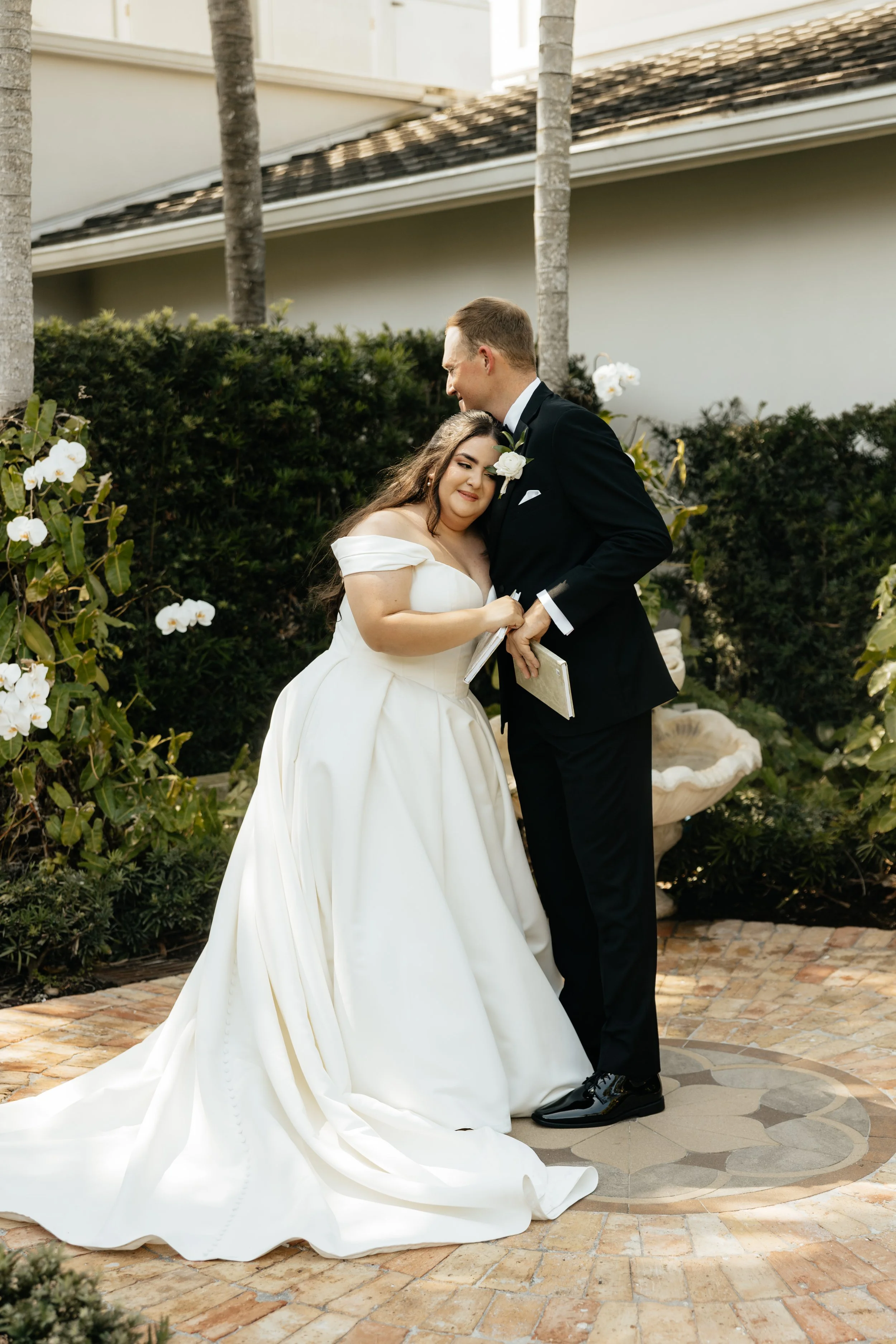 LindsayMcDowPhoto_PelicanClubWedding_Bistlines_MrMrs-88.jpg