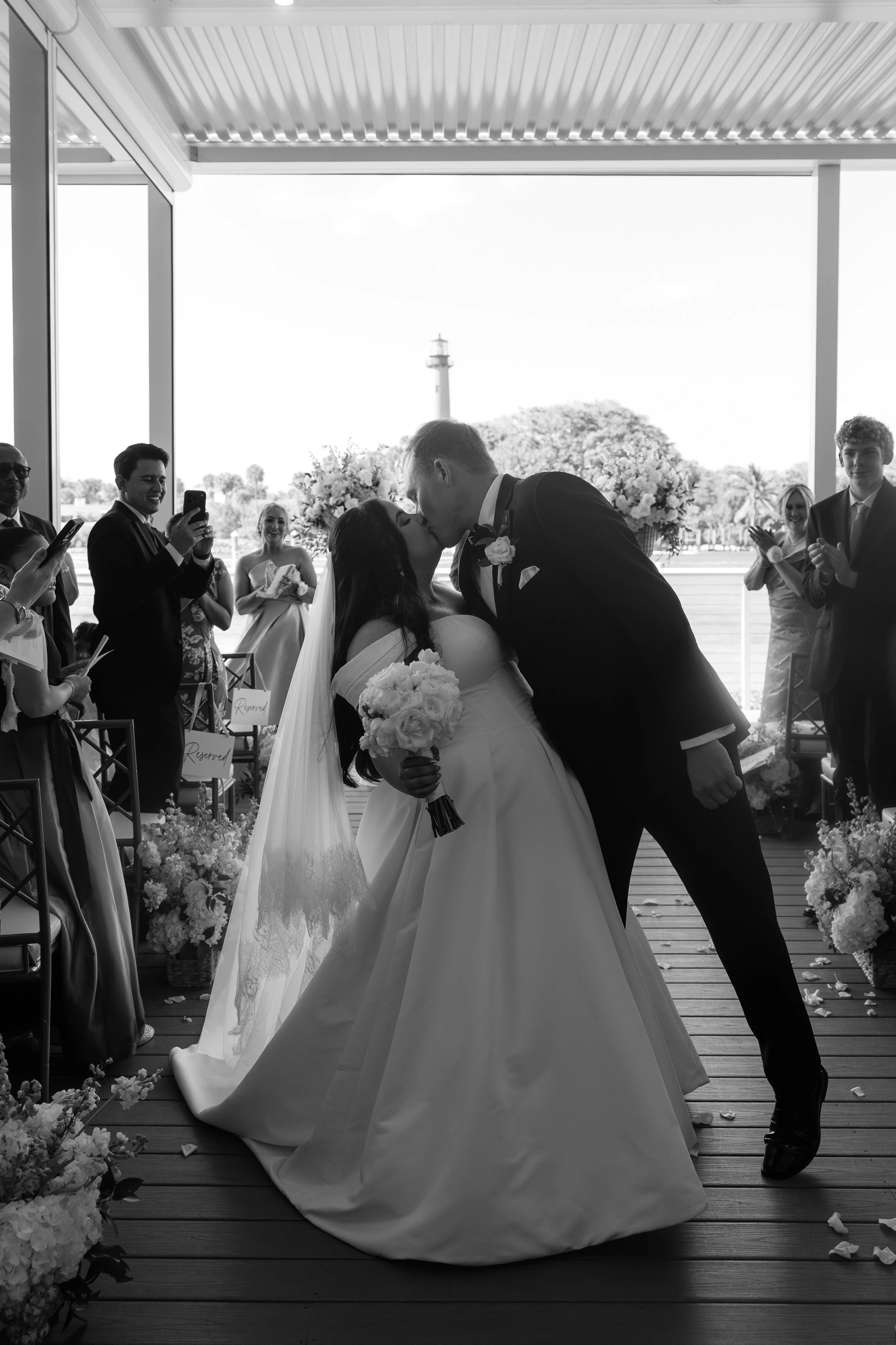 LindsayMcDowPhoto_PelicanClubWedding_Bistlines_Ceremony-176.jpg