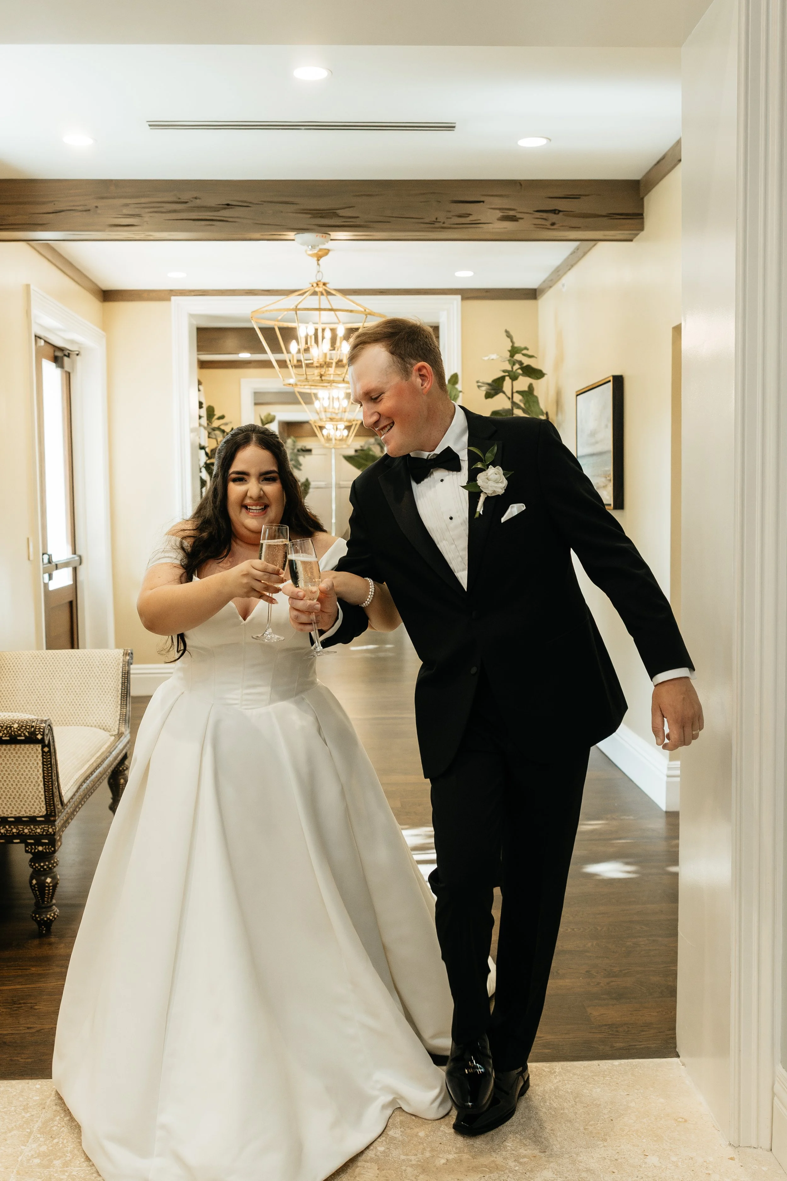 LindsayMcDowPhoto_PelicanClubWedding_Bistlines_Ceremony-187.jpg