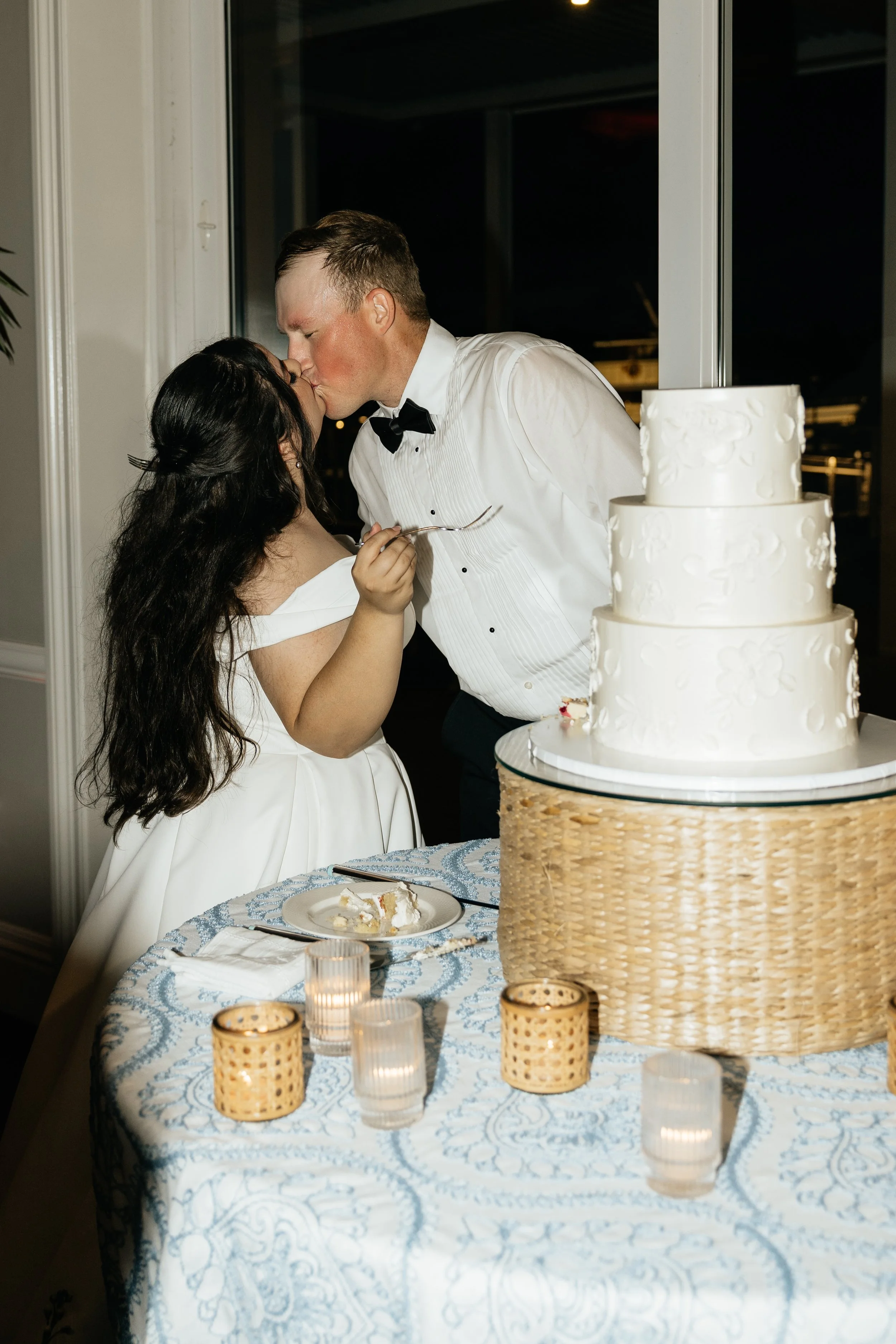 LindsayMcDowPhoto_PelicanClubWedding_Bistlines_Party-71.jpg