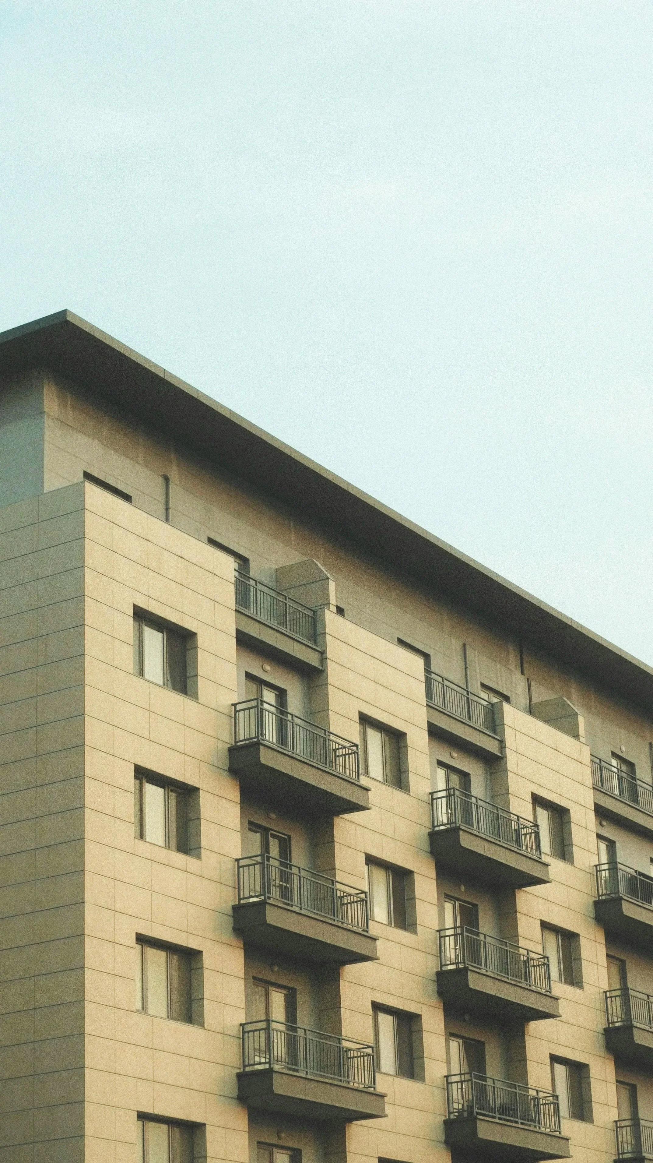 Louvain-la-Neuve : quel type de location courte durée fonctionne le mieux (pros, familles, séjours au mois) ?