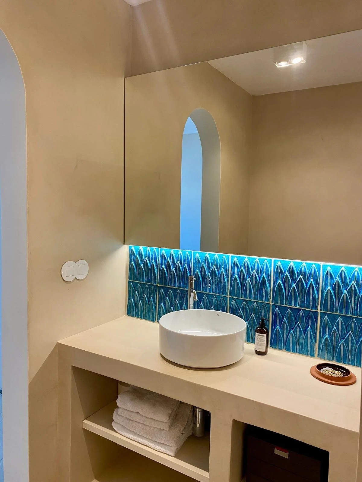 WhatsApp Image 2025-11-15 at 16.21.09 (6).jpeg