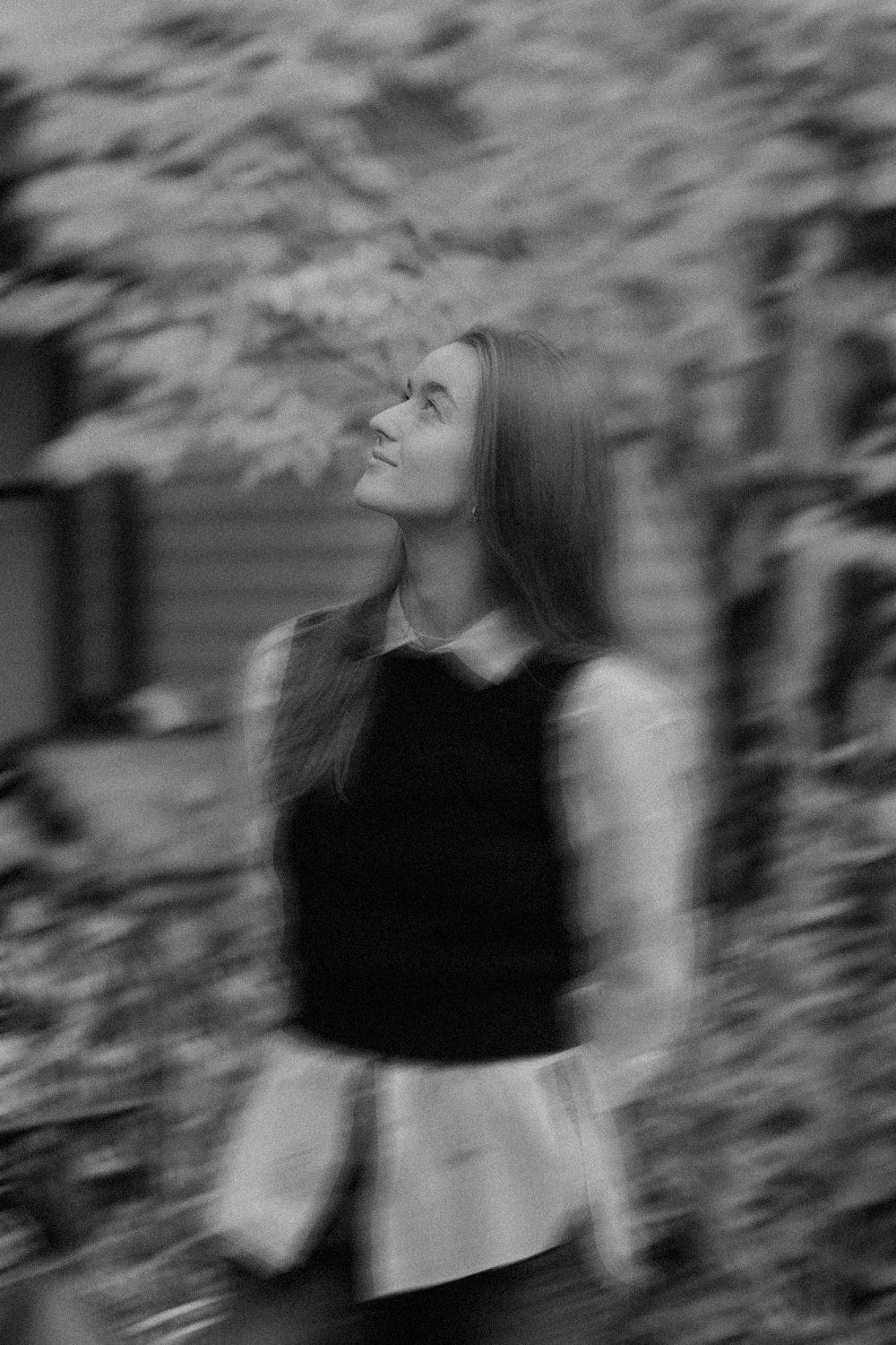 A picture of one of SANCTUM Aspen's facilitators, outside.