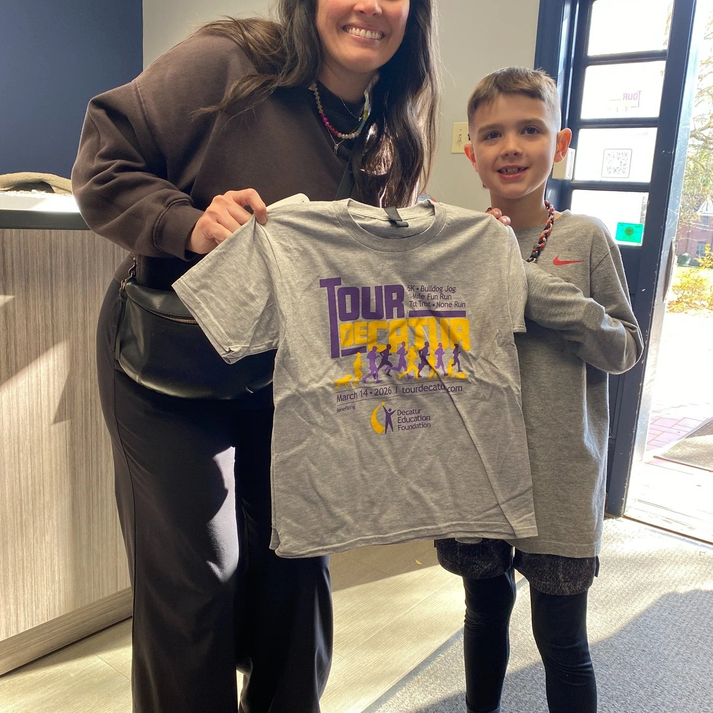 We love seeing all those smiling faces on folks who pick up their race packets early. We have one more early pick up time tomorrow (Friday) from 4-6pm. Come by and save yourself time on Saturday morning. tourdecatur.com