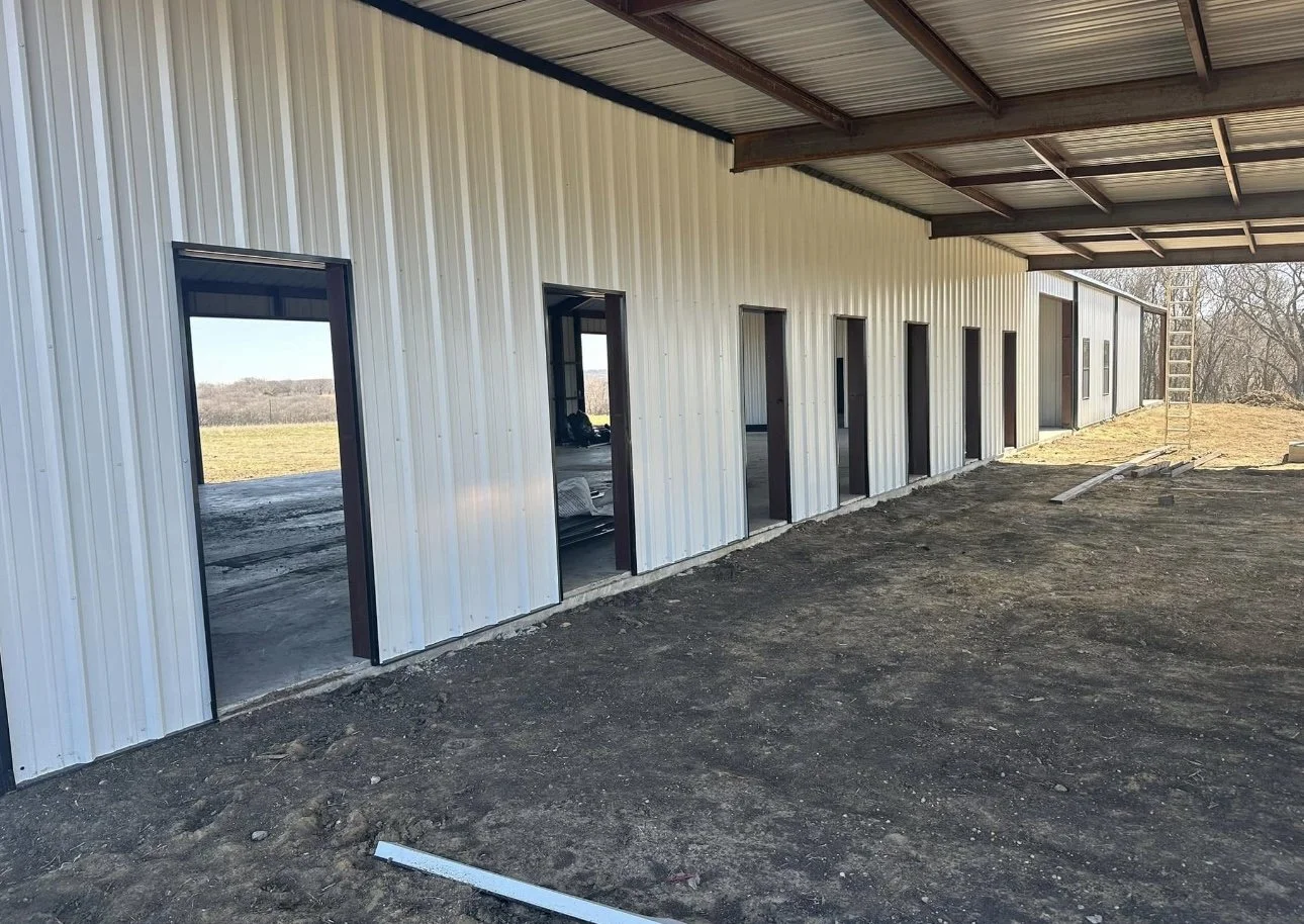Custom barndominium under construction.