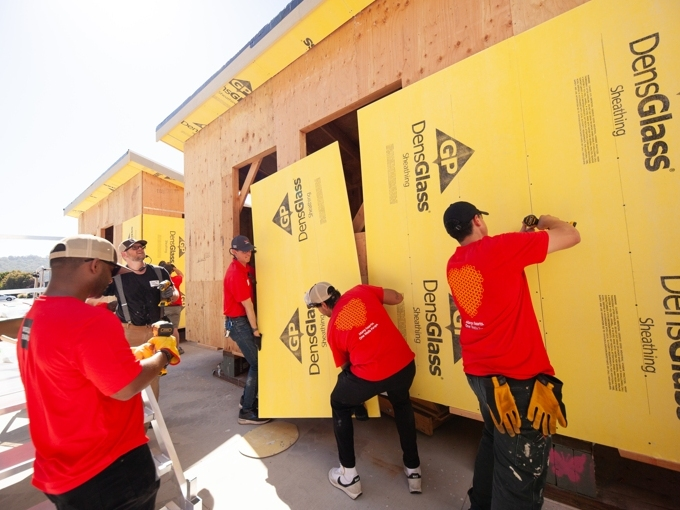 San Rafael High Schoolers Help Build Tiny Homes