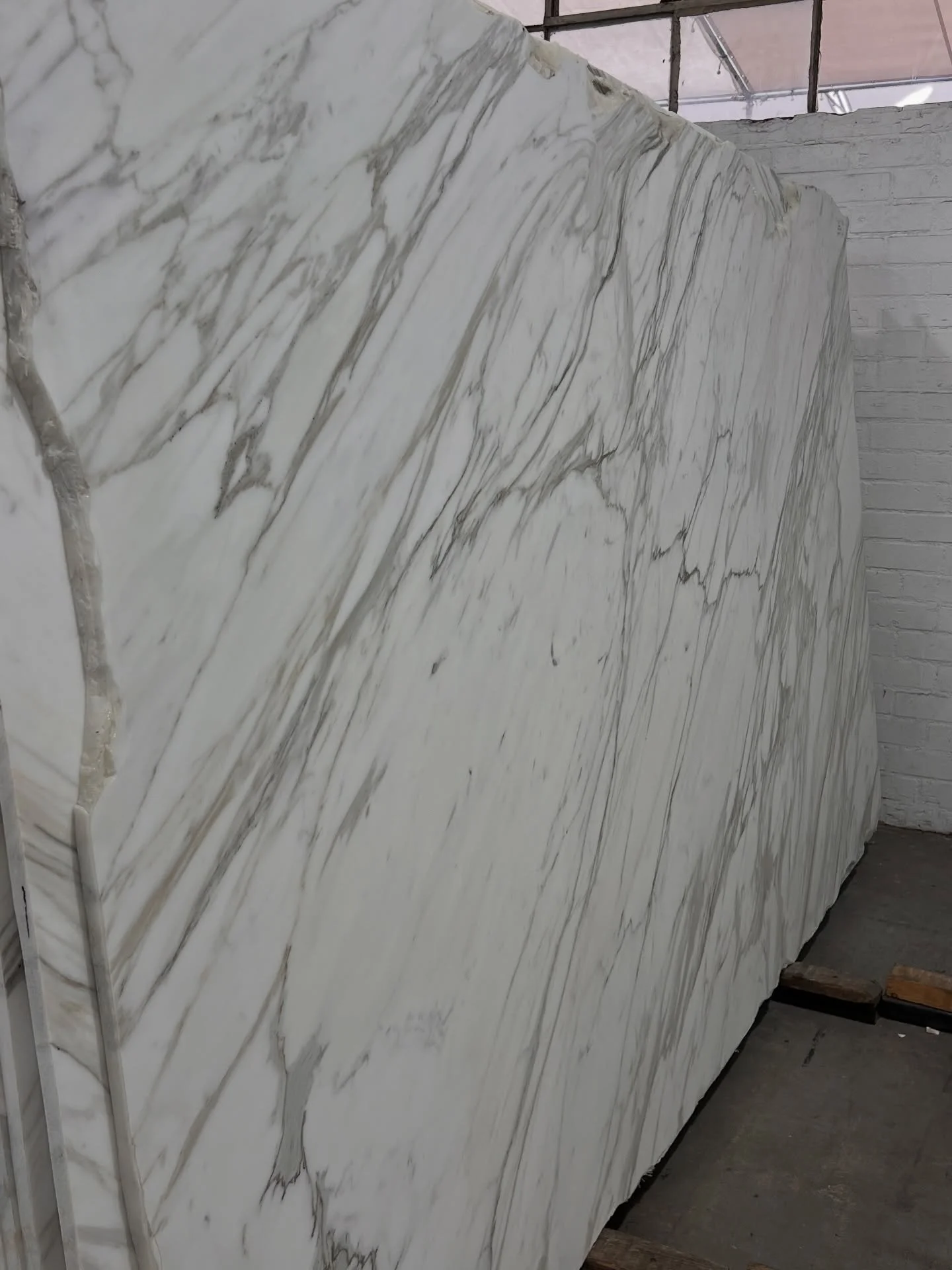 A little glimpse into this past week ✨ From slab shopping to showroom visits to design consultations &mdash; no two days are ever the same. Grateful though for the sweet people I come across in this industry, when I get out from behind my computer 😅