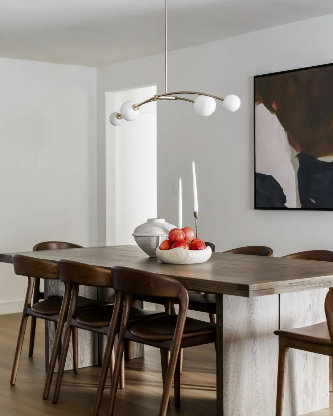 A dining space that feels calm, warm, and just a little bit moody. Exactly how evenings at home should feel.