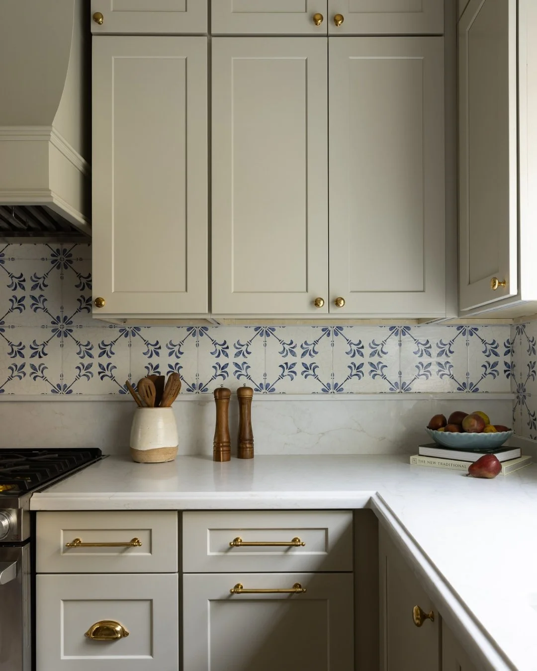 The kitchen is never just a kitchen&mdash;it's where everything naturally comes together.

We love designing these moments with intention&hellip; layered materials, thoughtful details, and pieces that feel beautiful but still lived in.

A small vigne